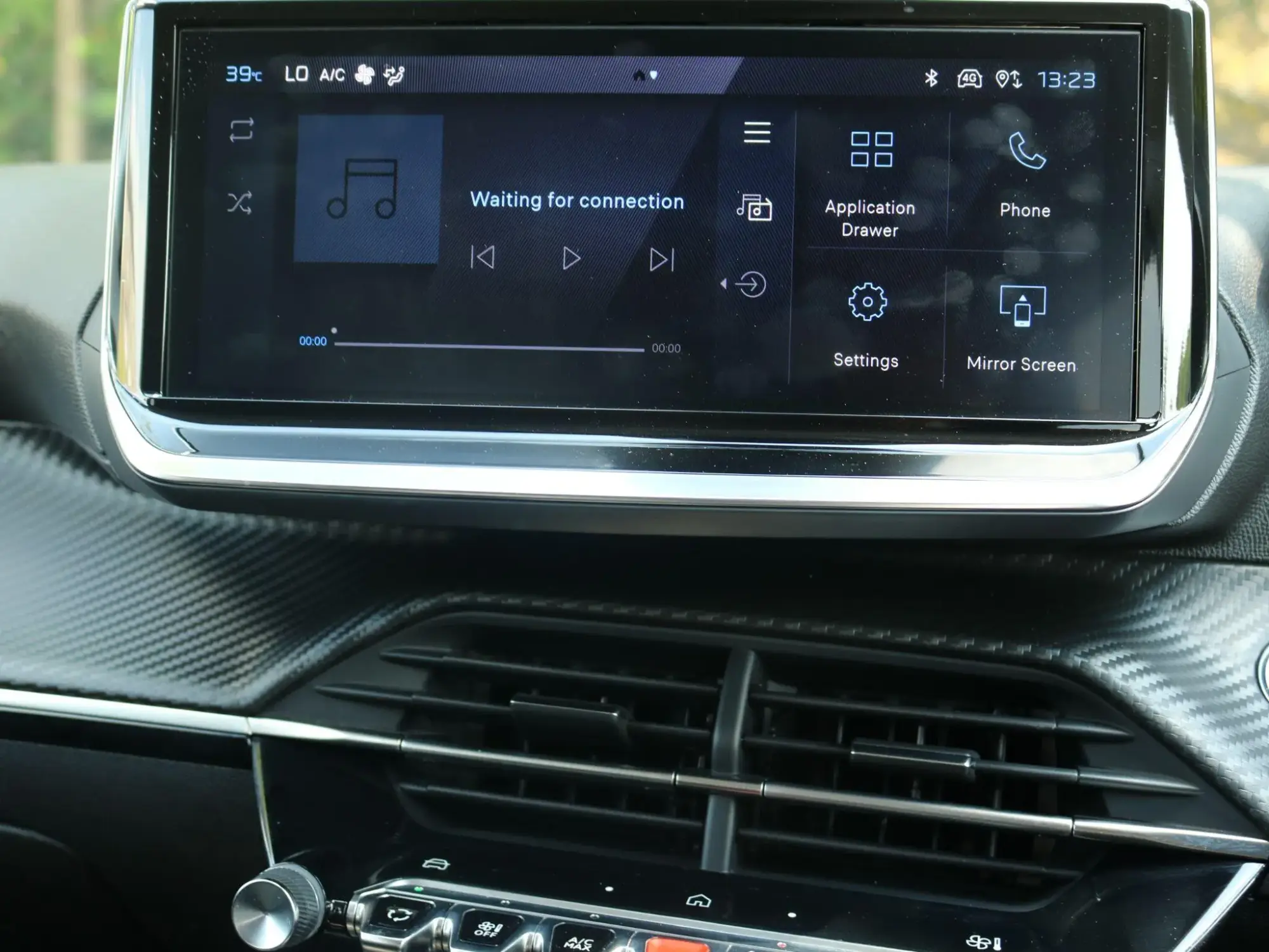Peugeot 208 Image 23