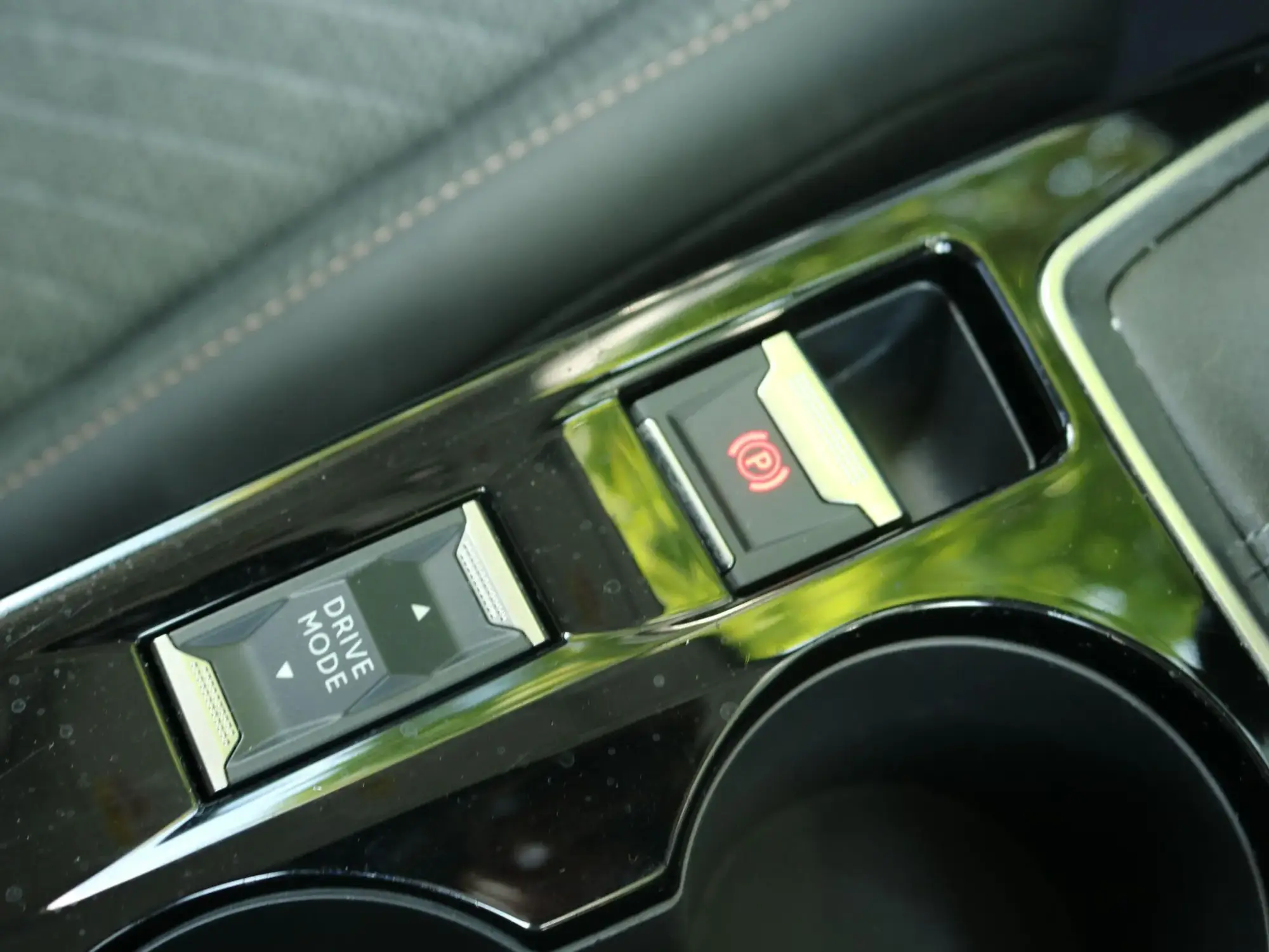 Peugeot 208 Image 24