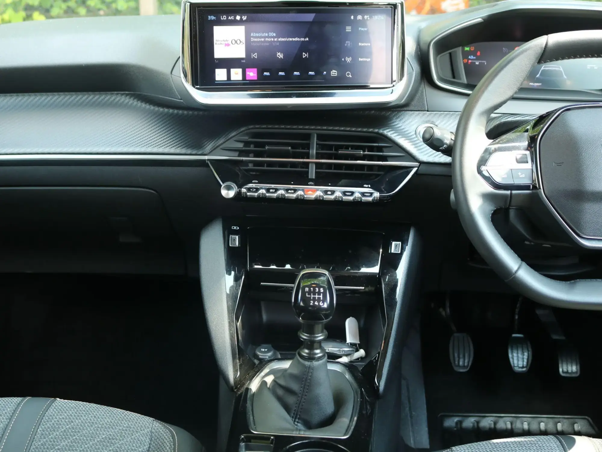 Peugeot 208 Image 25