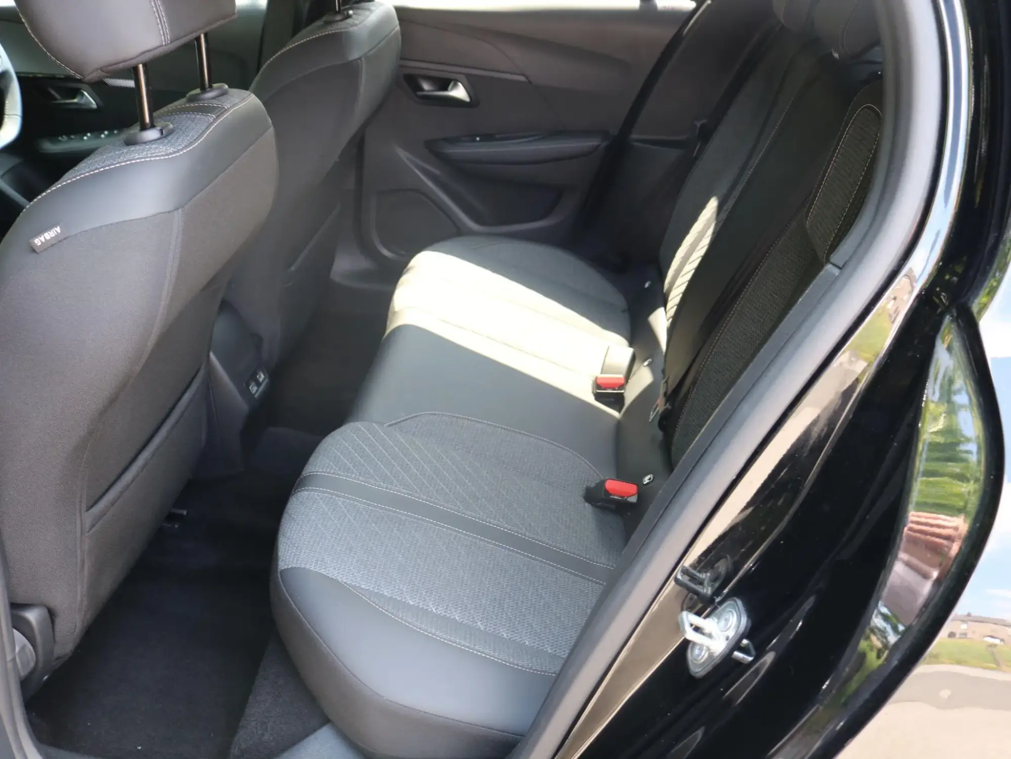 Peugeot 208 Image 27