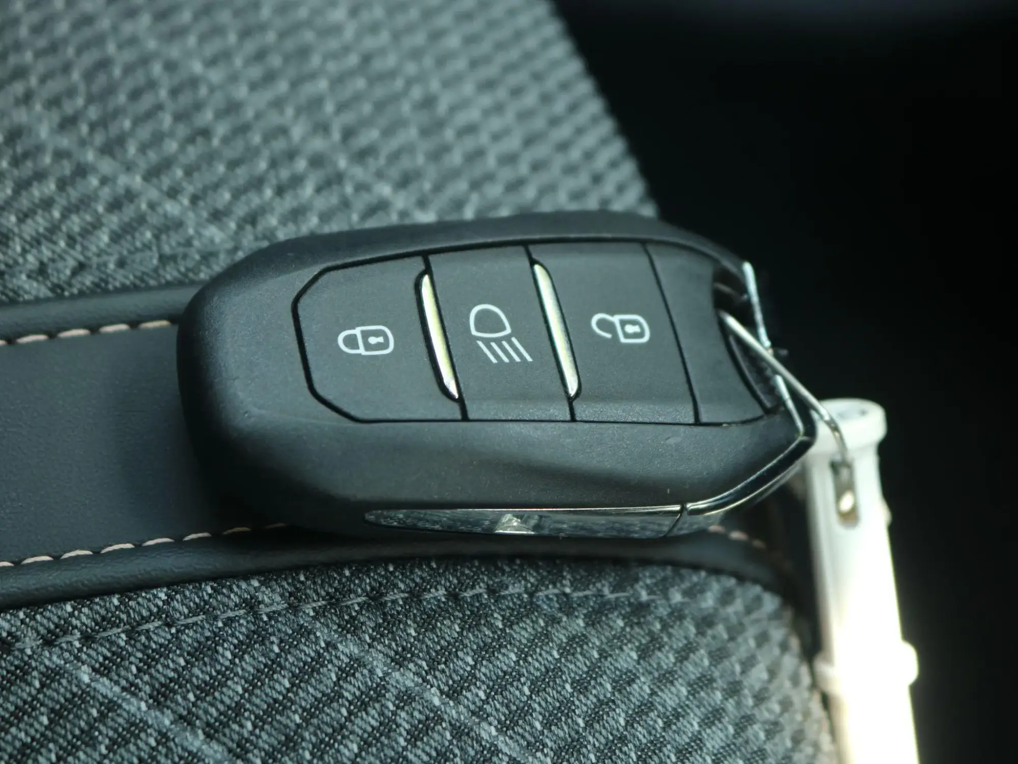 Peugeot 208 Image 30