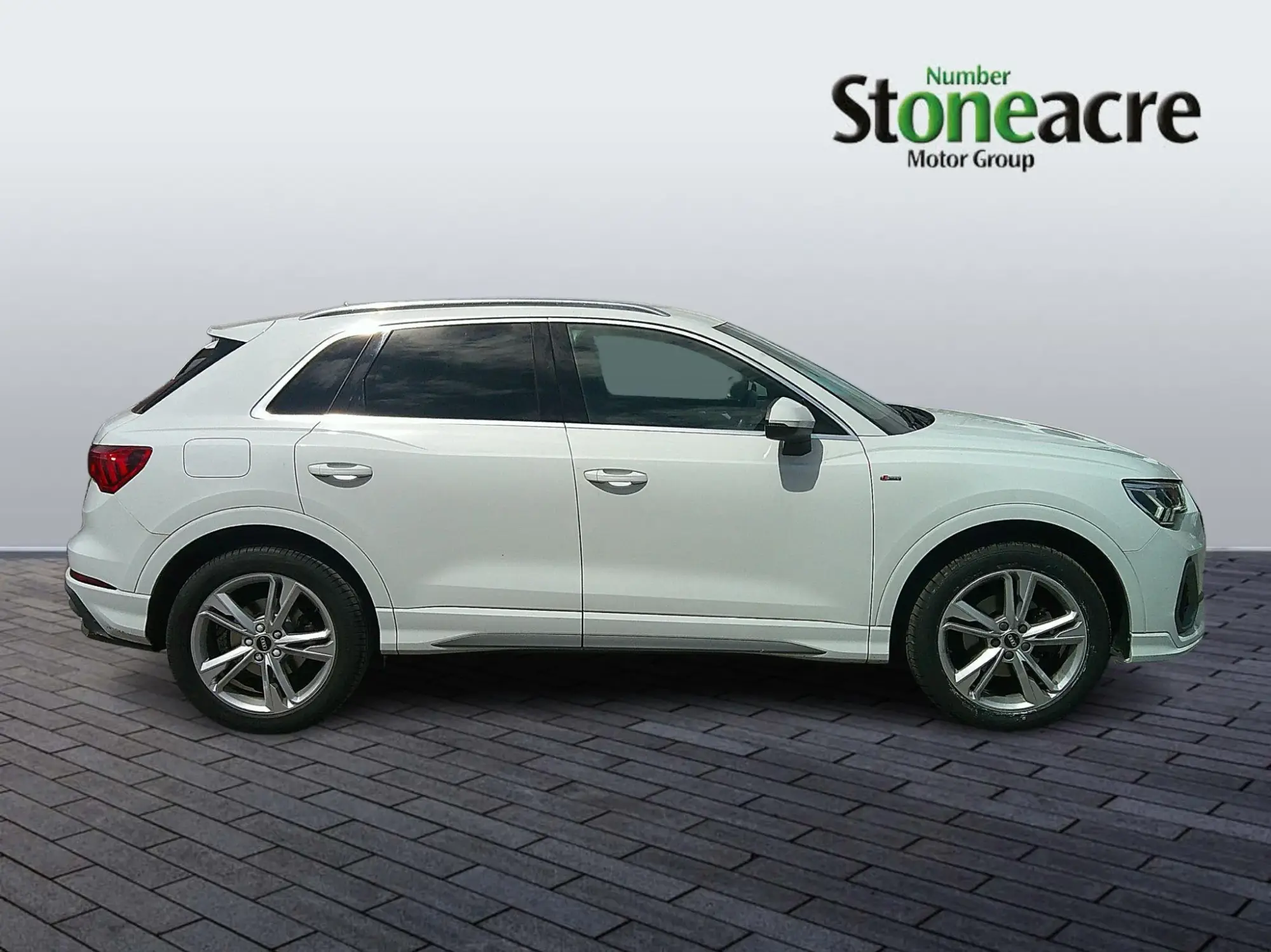 Audi Q3 1.5 TFSI CoD 35 S line S Tronic Euro 6 (s/s) 5dr GJ21PYT Image 2