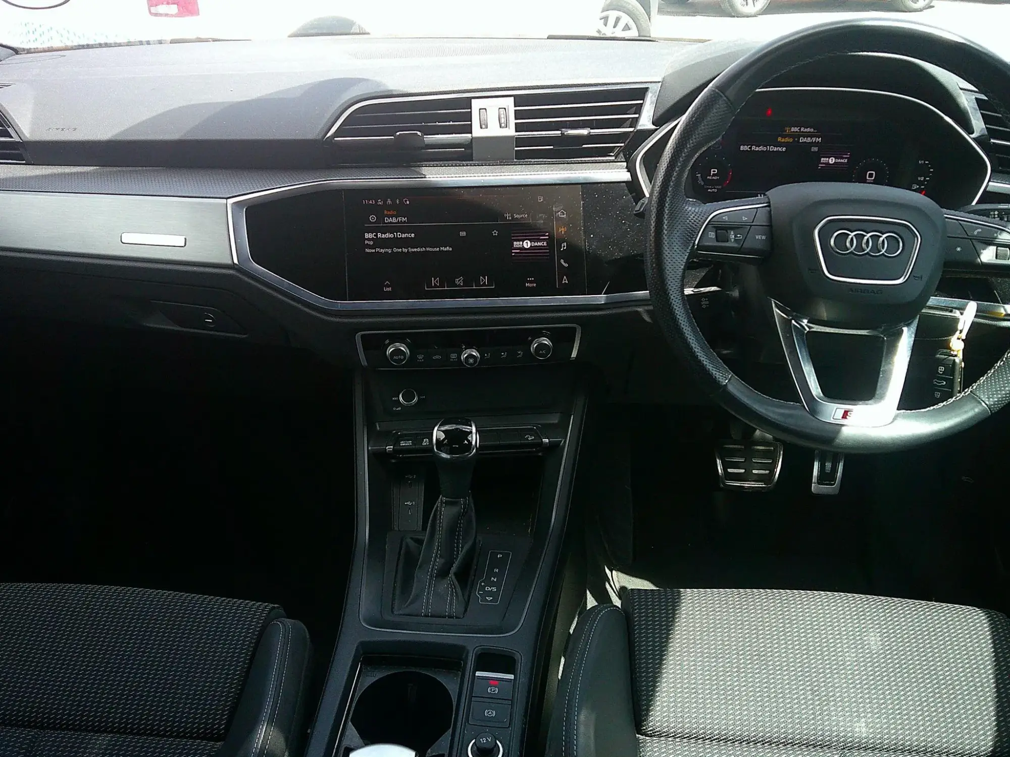 Audi Q3 Image 12