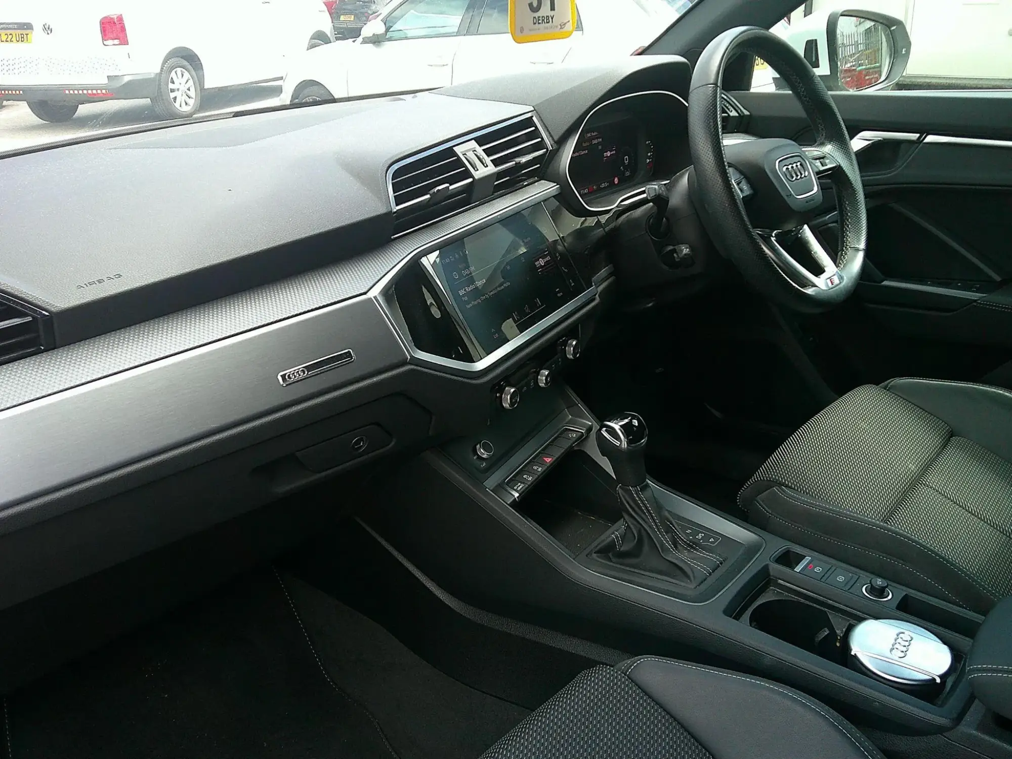 Audi Q3 Image 16