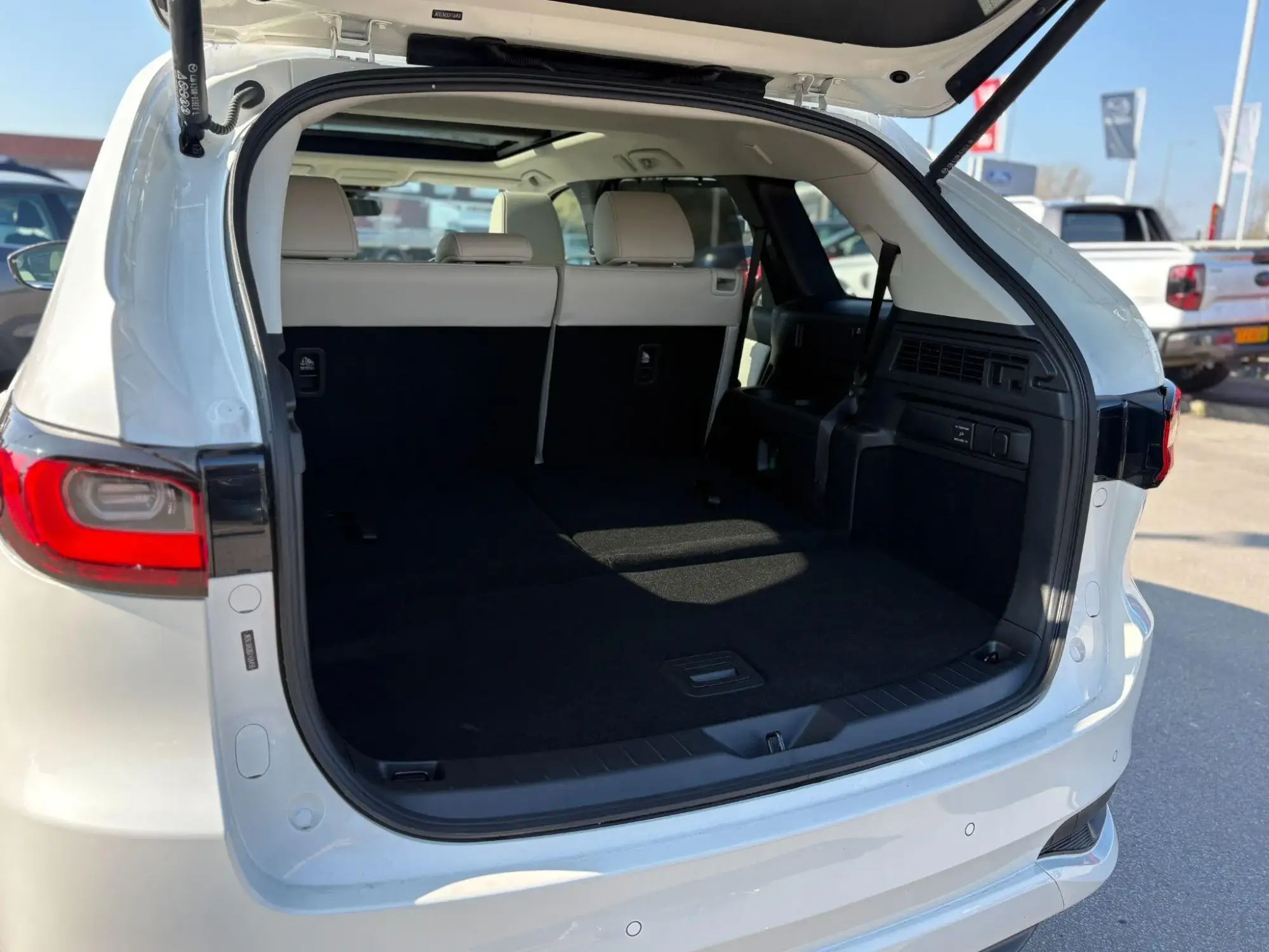 Mazda CX-80 Image 18 Mazda CX-80 Image 18
