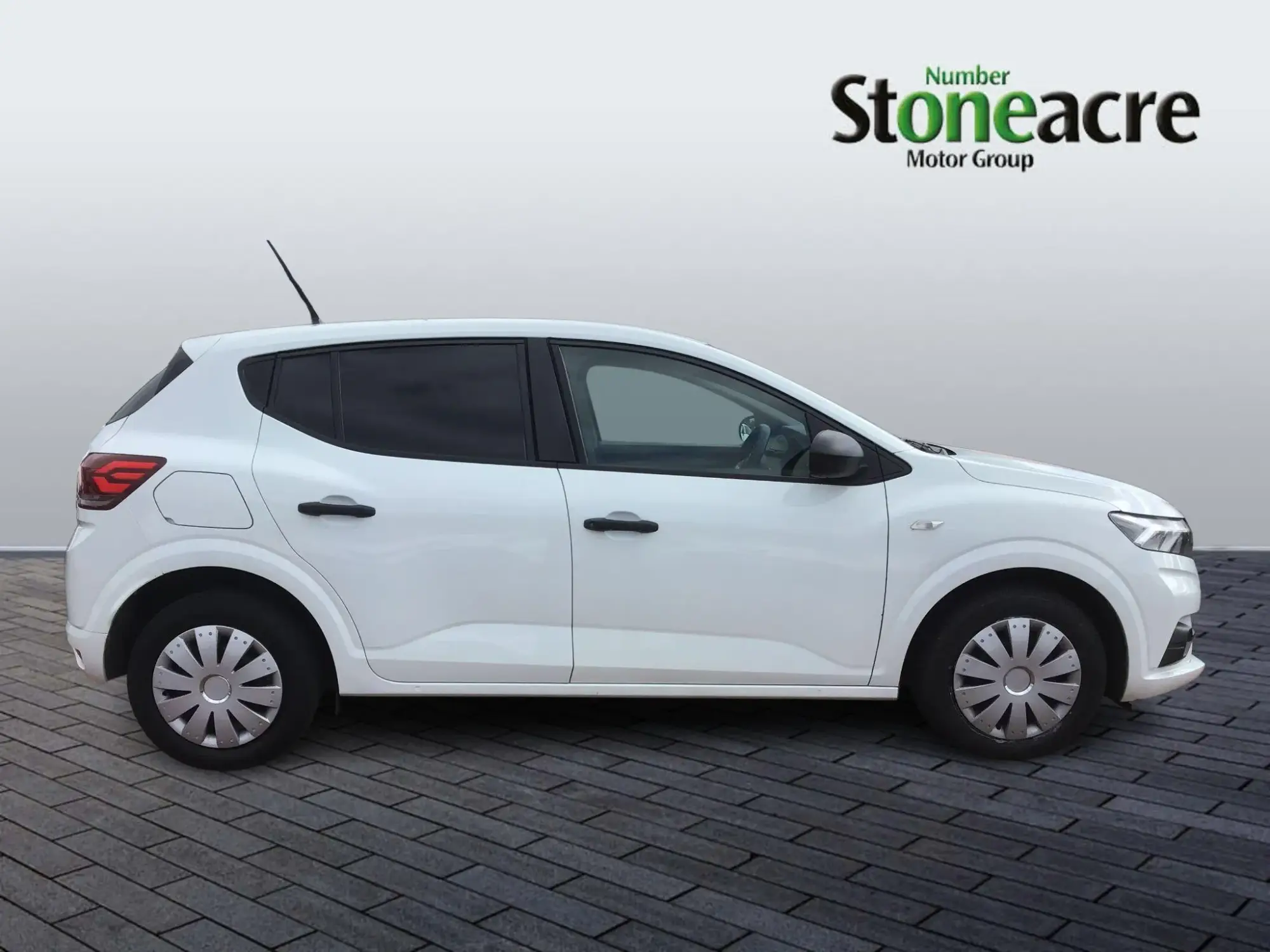 Dacia Sandero 1.0 TCe Essential Euro 6 (s/s) 5dr NK73ZYG Image 2