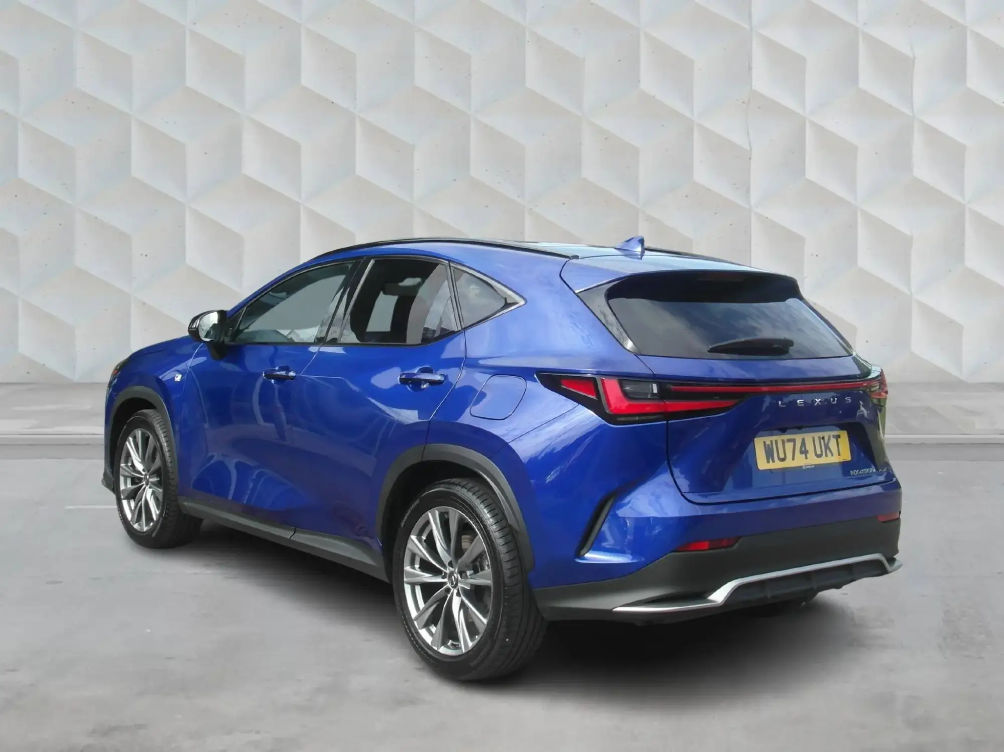 Lexus NX Plug-In Hybrid Image 4 Lexus NX Plug-In Hybrid Image 4