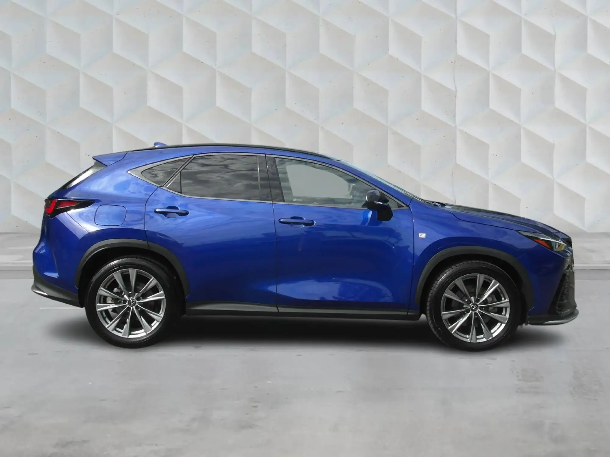 Lexus NX Plug-In Hybrid Image 5 Lexus NX Plug-In Hybrid Image 5