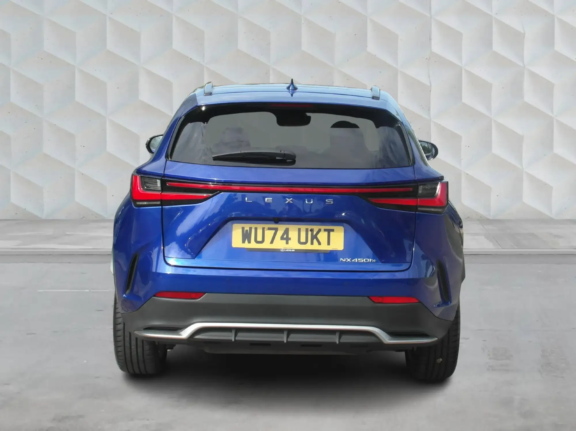 Lexus NX Plug-In Hybrid Image 7 Lexus NX Plug-In Hybrid Image 7