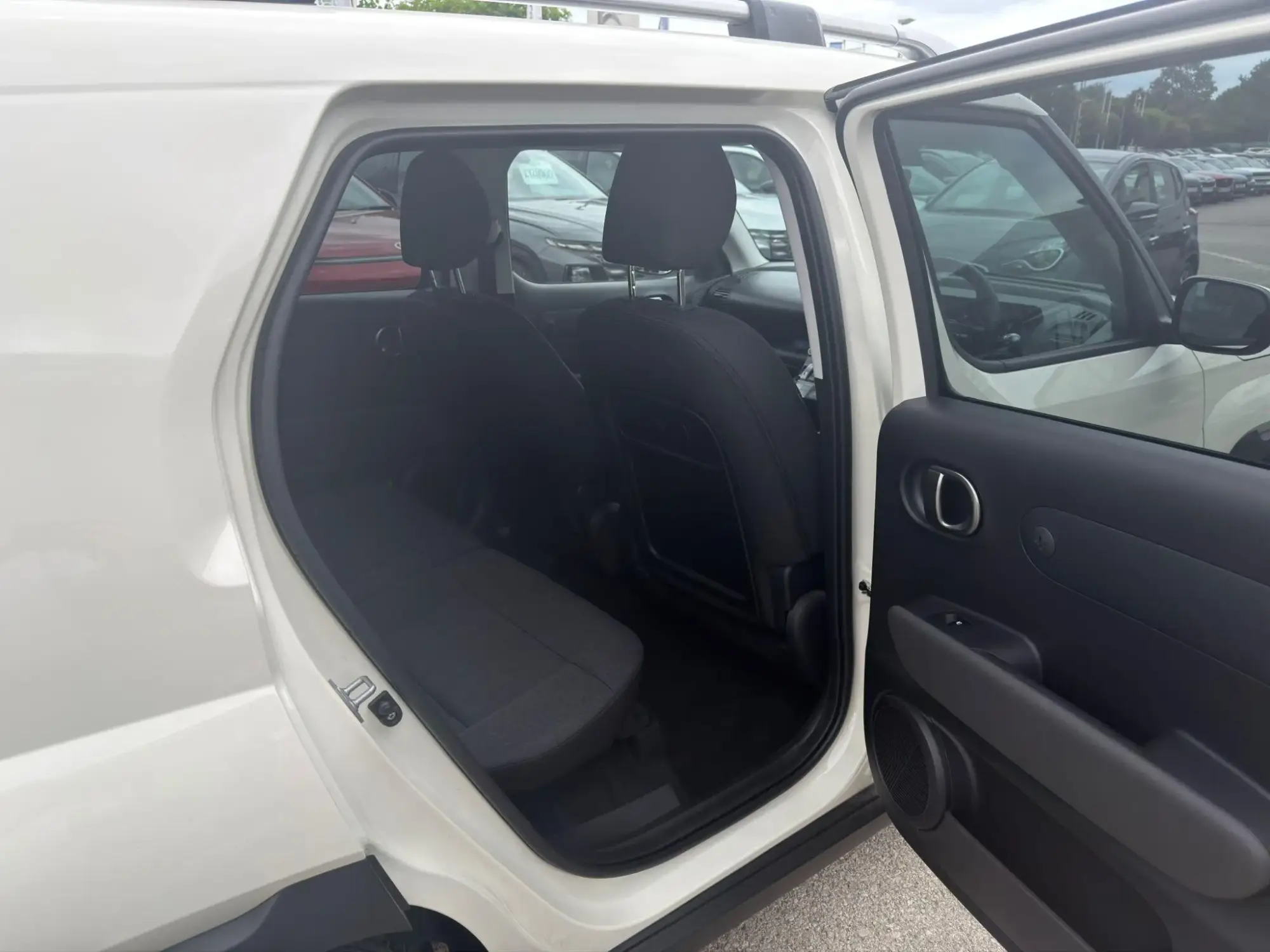 Hyundai INSTER Image 31