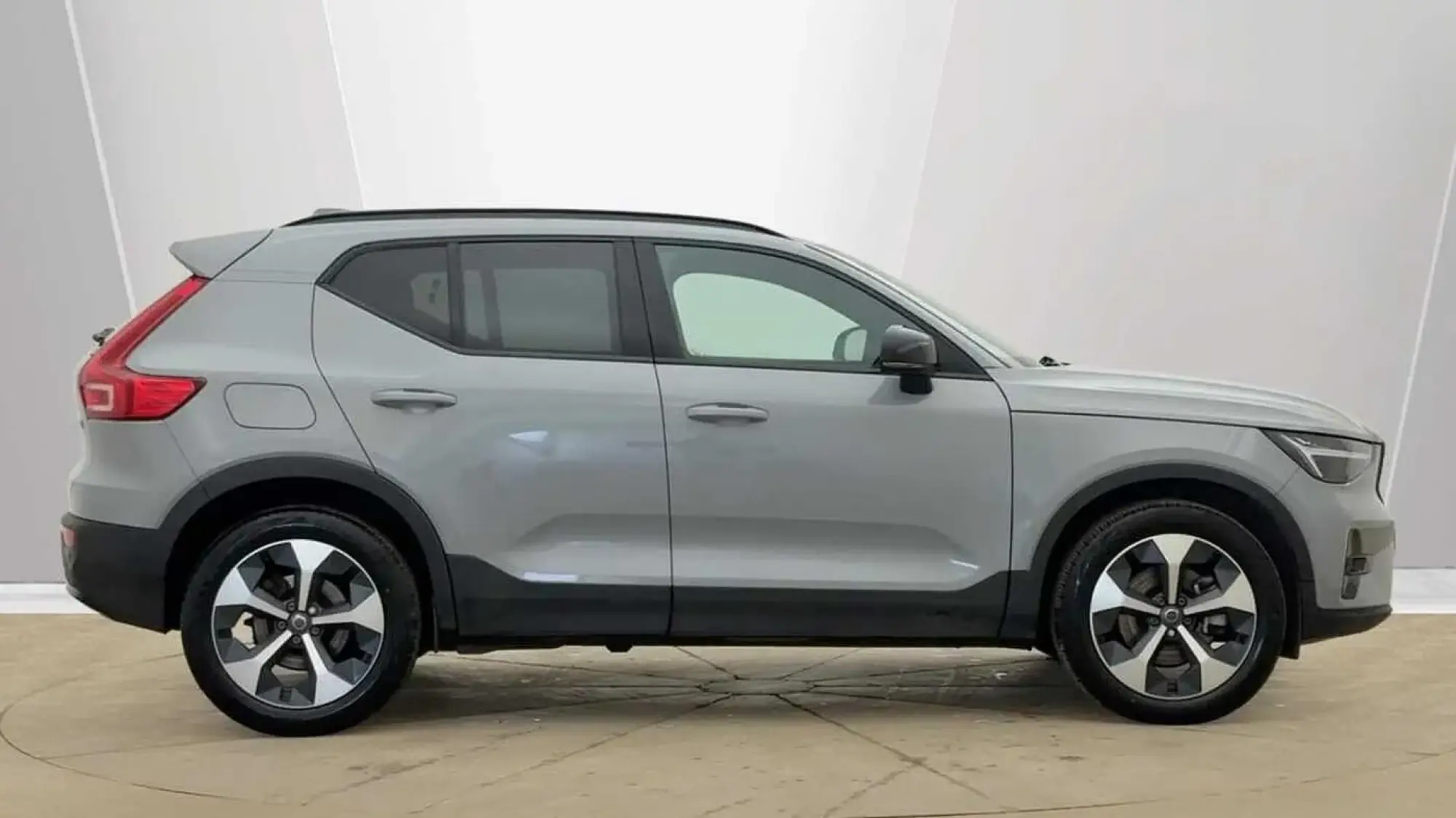 Volvo XC40 Image 2