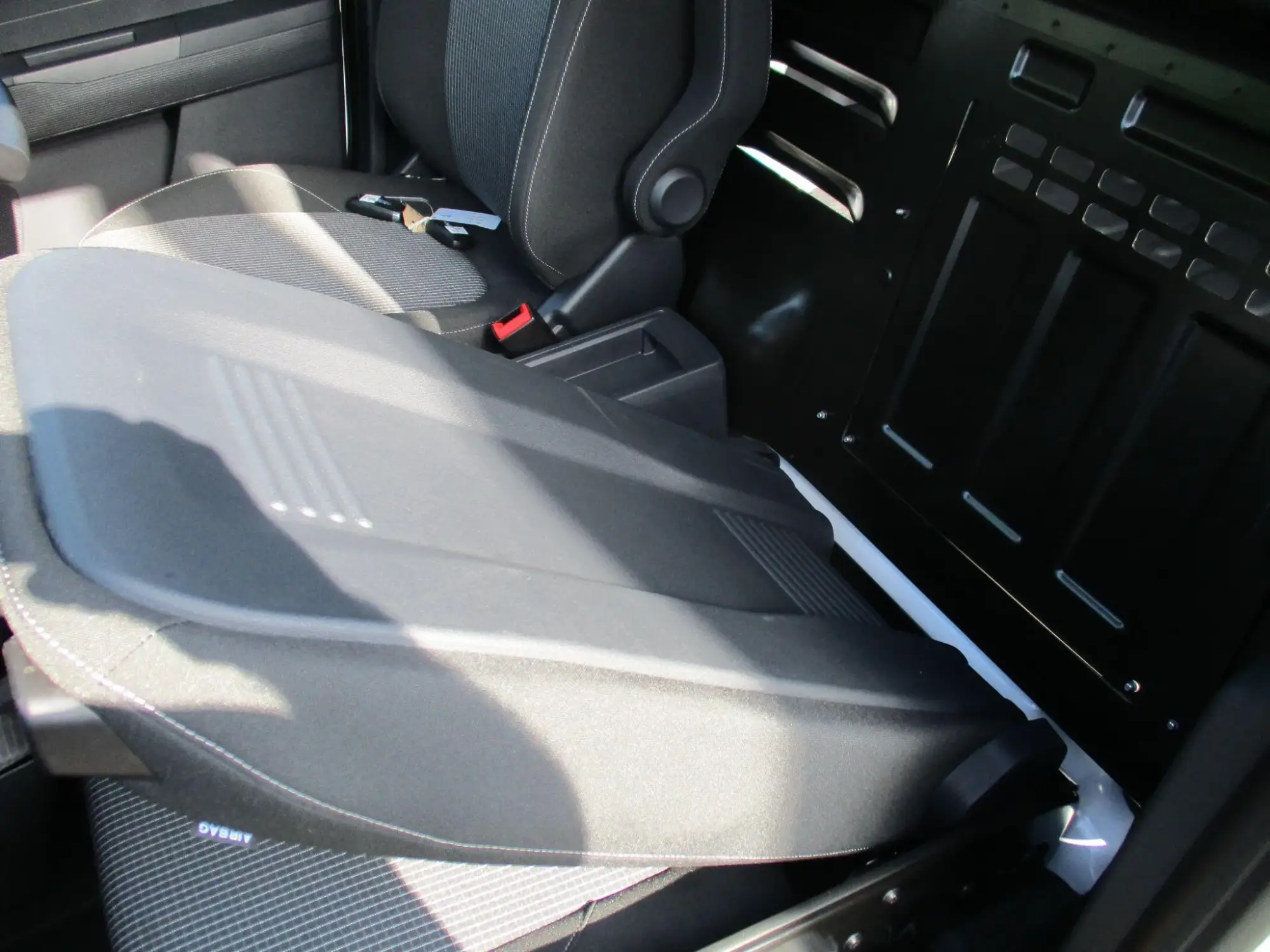 Ford E-Transit Courier Image 14