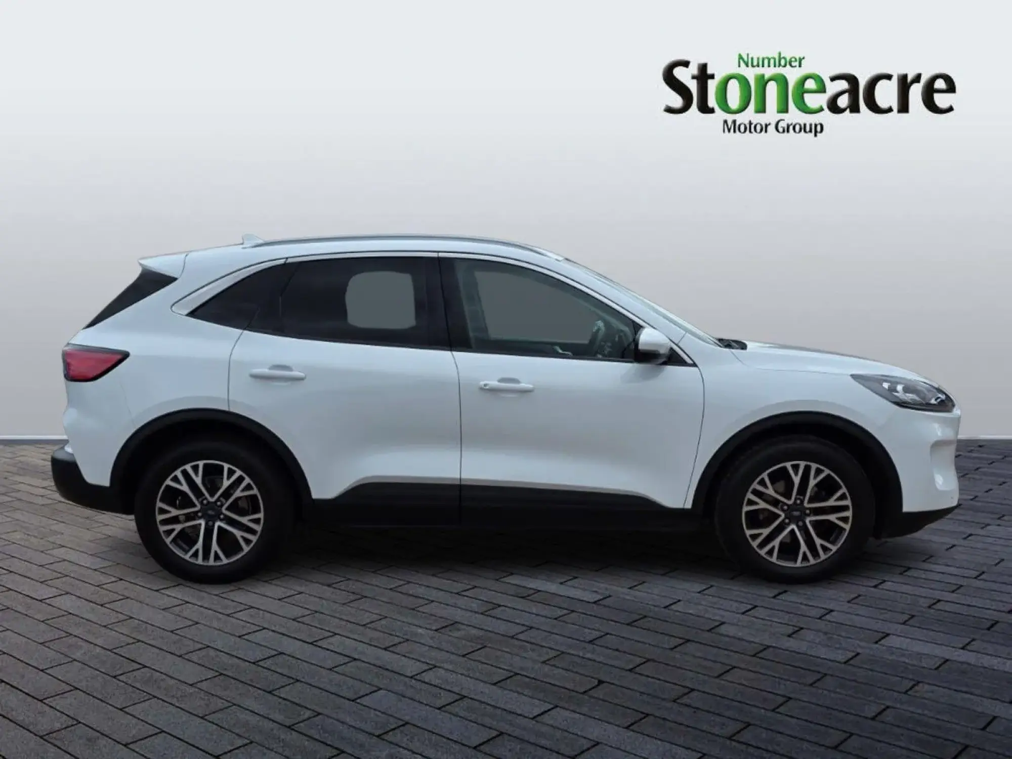 Ford Kuga 2.0 EcoBlue Titanium Auto AWD Euro 6 (s/s) 5dr YR72FJZ Image 2