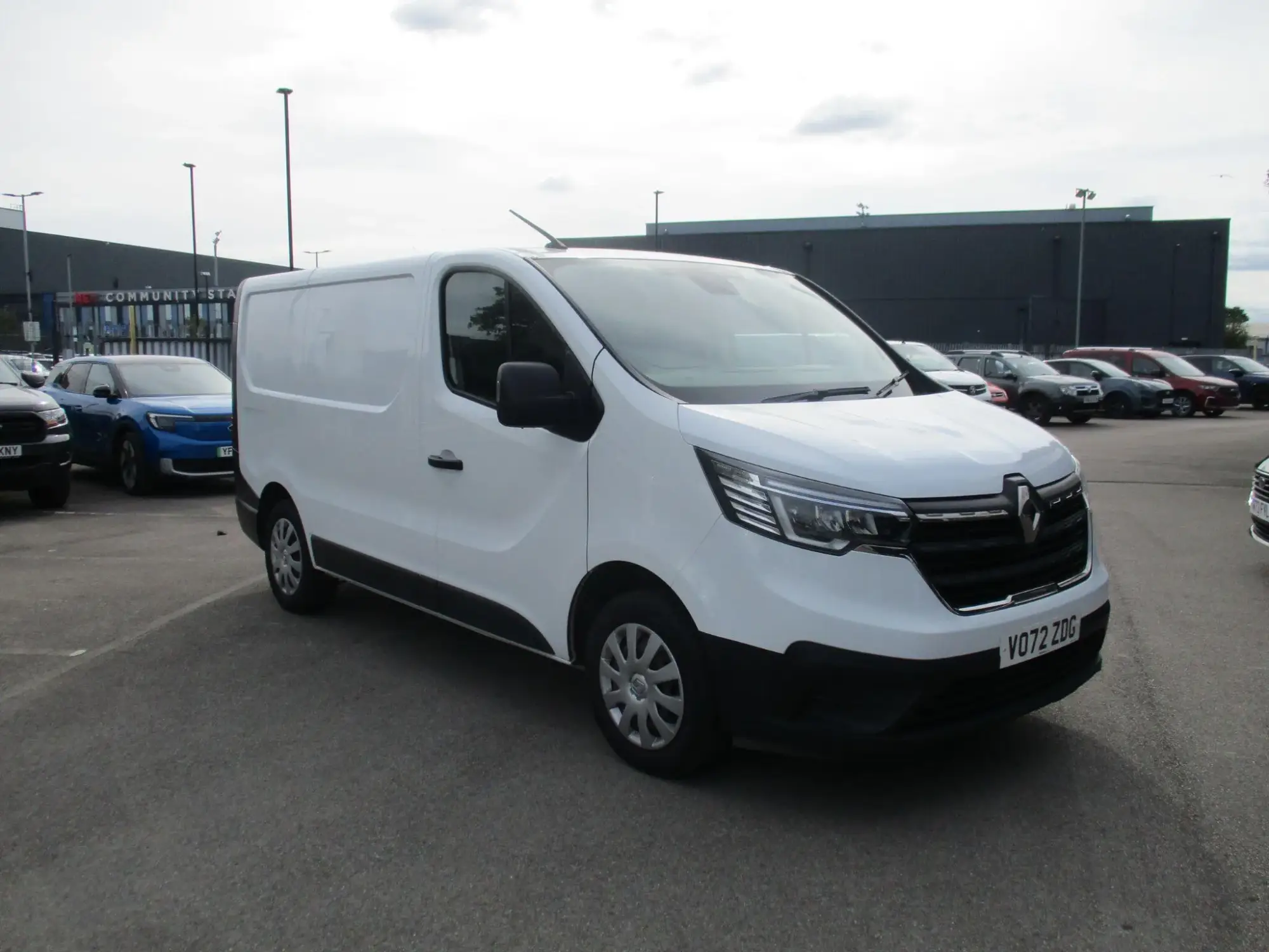 Renault Trafic SL28 Blue dCi 130 Business Panel Van MY22 VO72ZDG Image 1