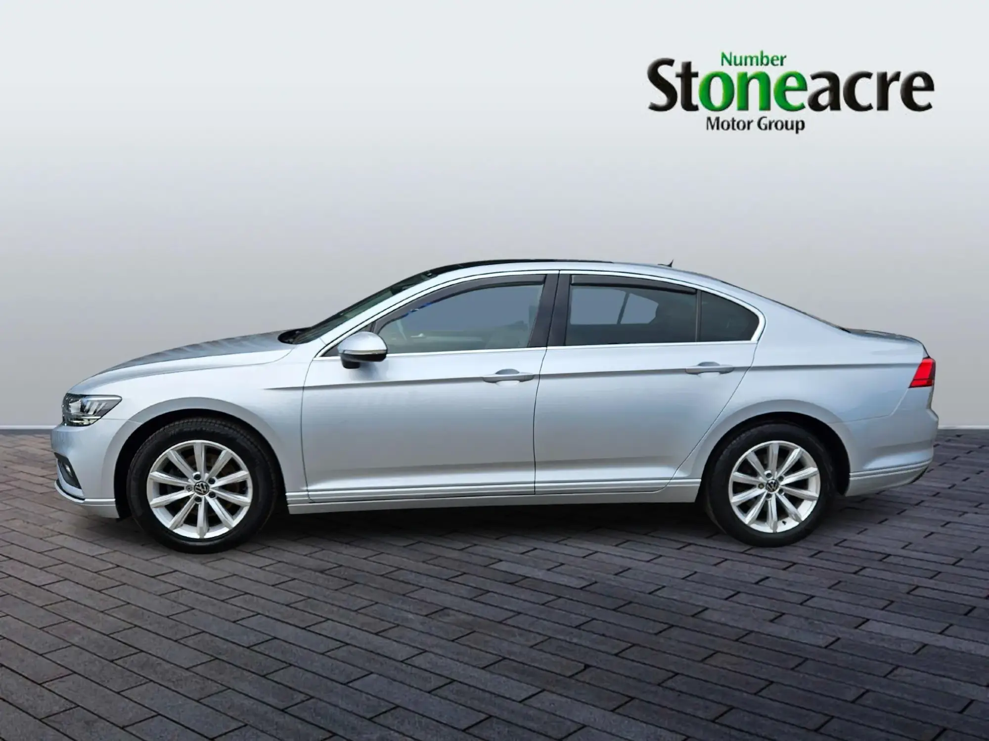 Volkswagen Passat Image 6