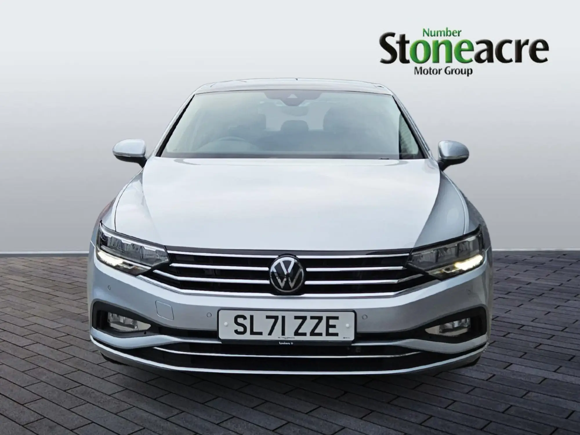 Volkswagen Passat Image 8