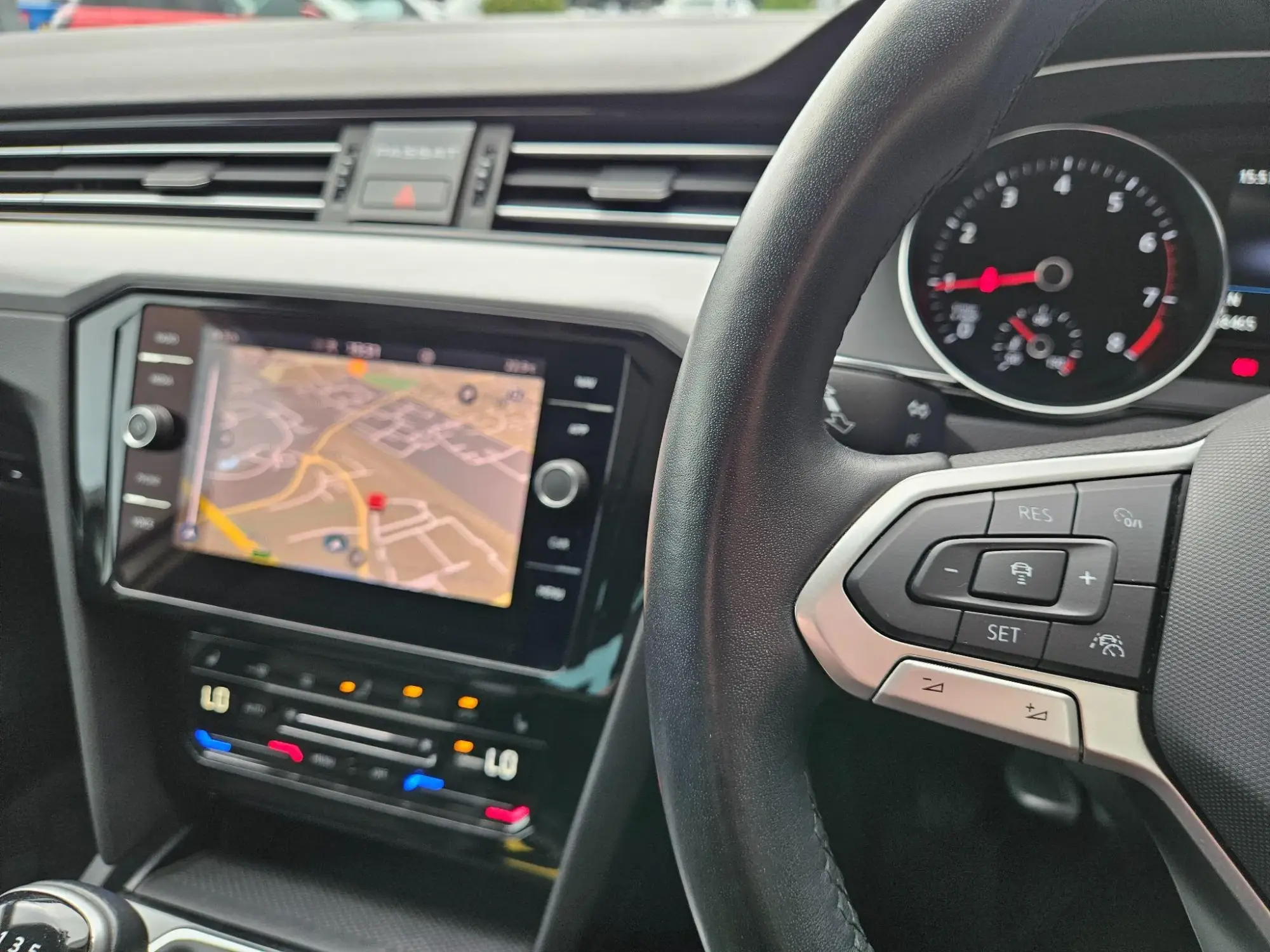 Volkswagen Passat Image 16
