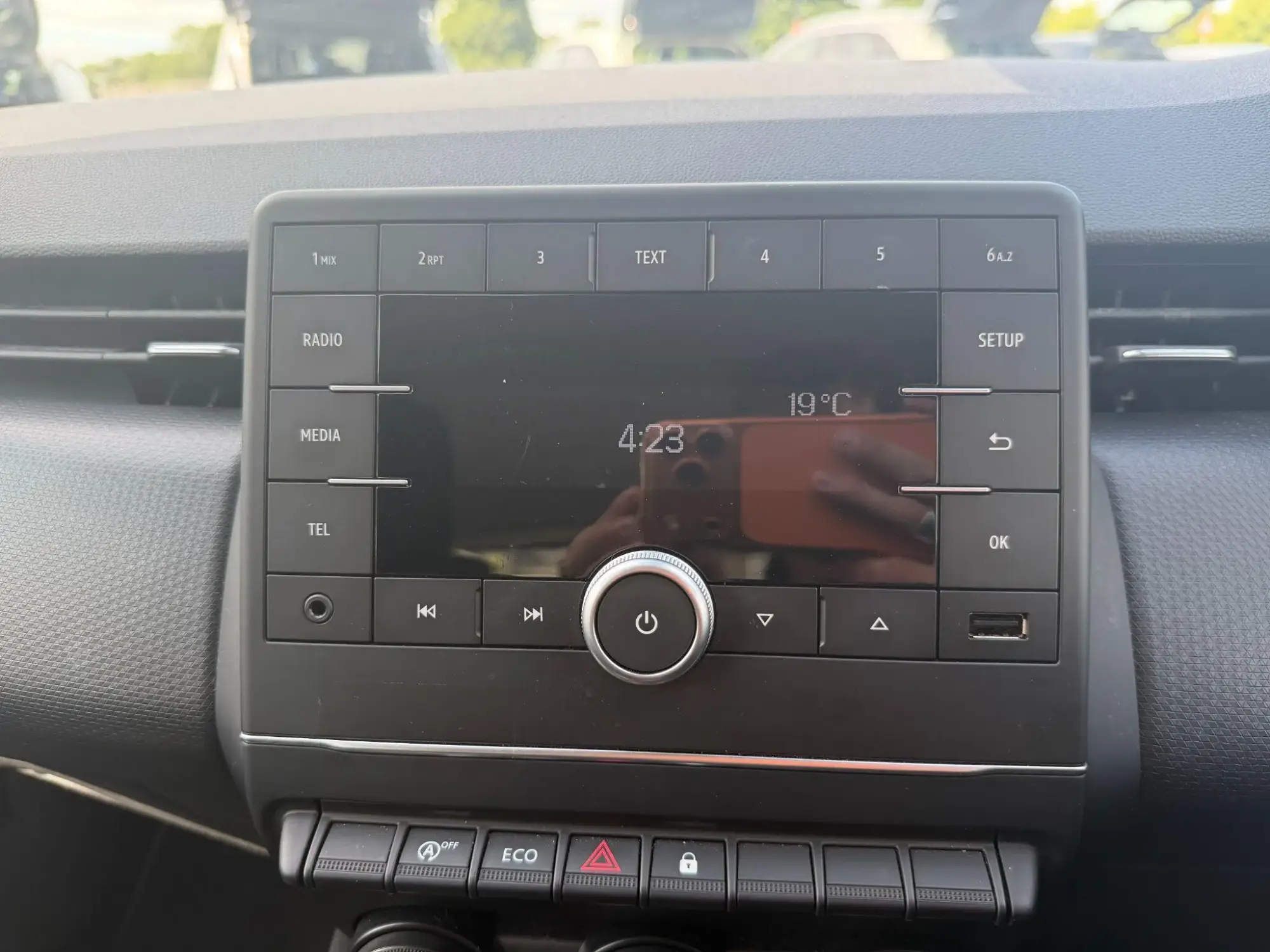 Renault Clio Image 24