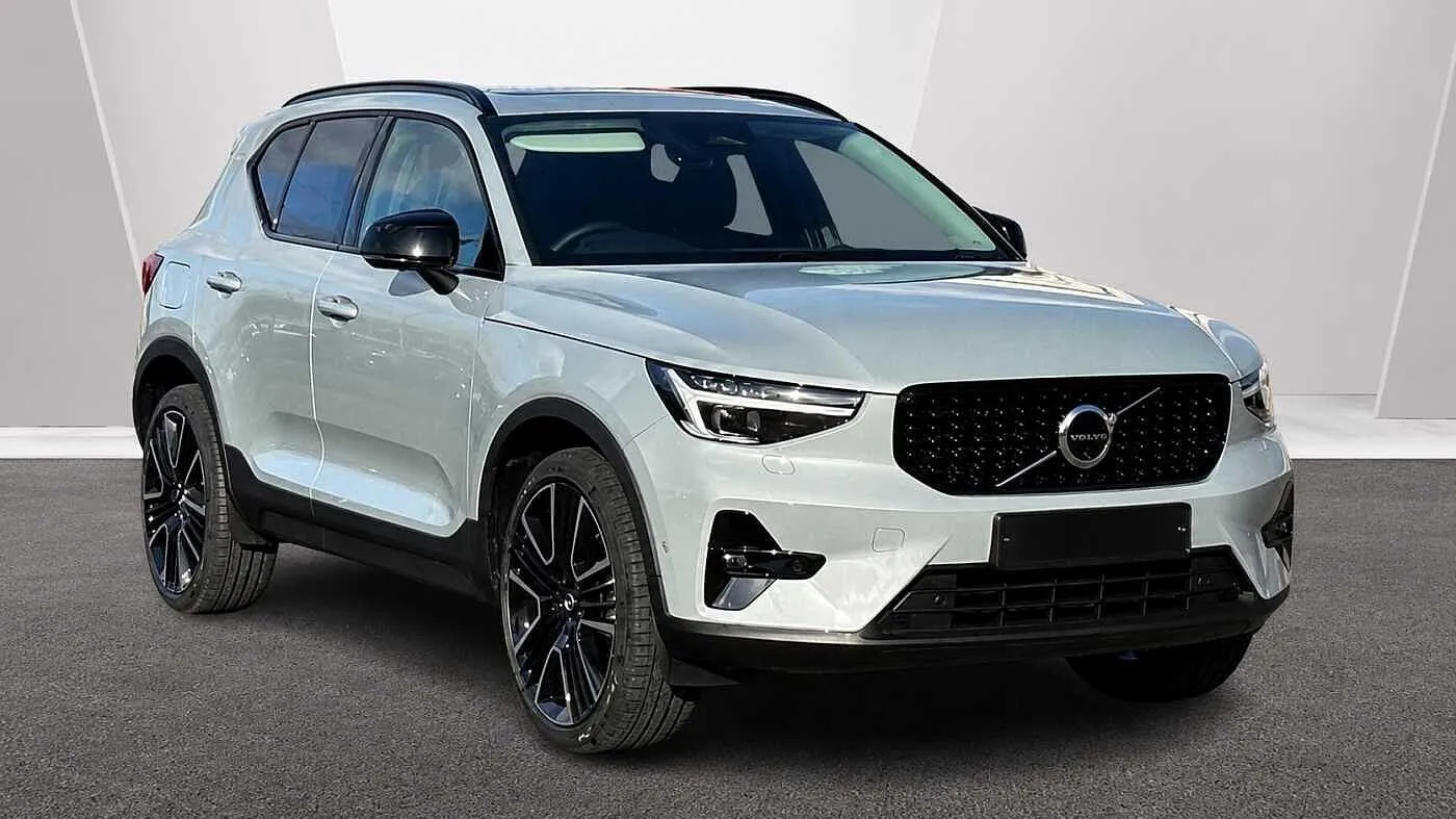 Volvo XC40 listing photo