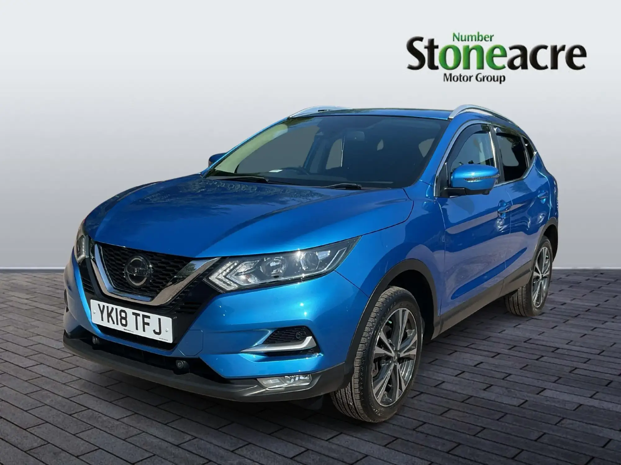 Nissan Qashqai 1.2 DiG-T N-Connecta 5dr YK18TFJ Image 3