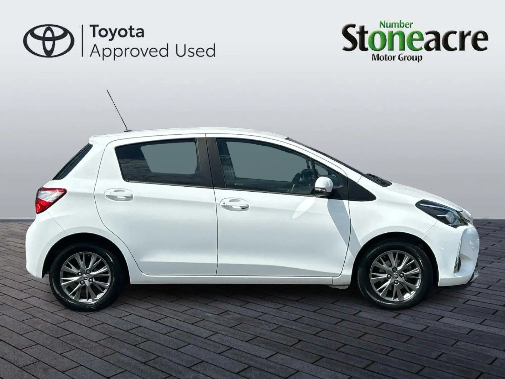 Toyota Yaris Image 2