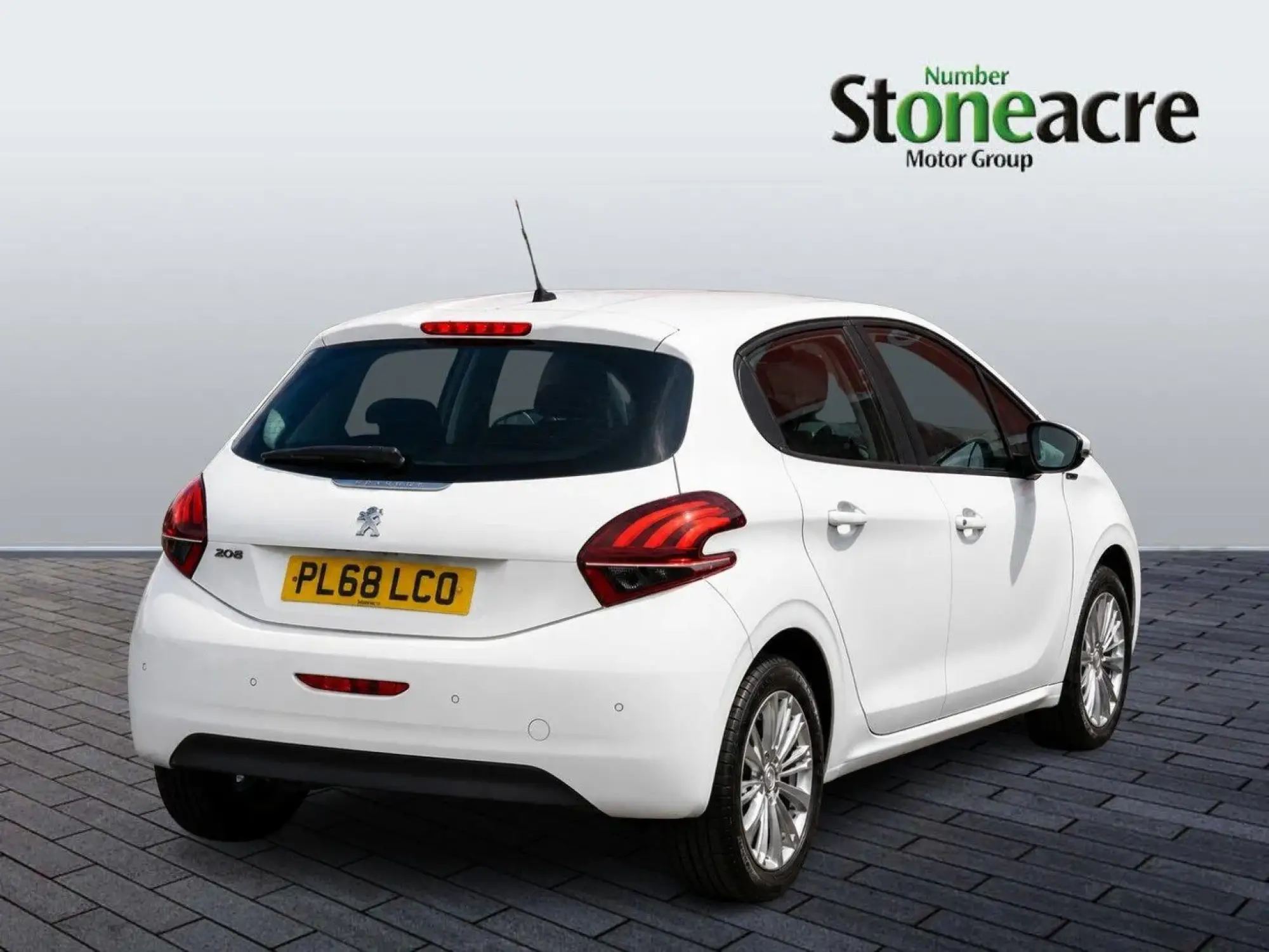 Peugeot 208 Image 3