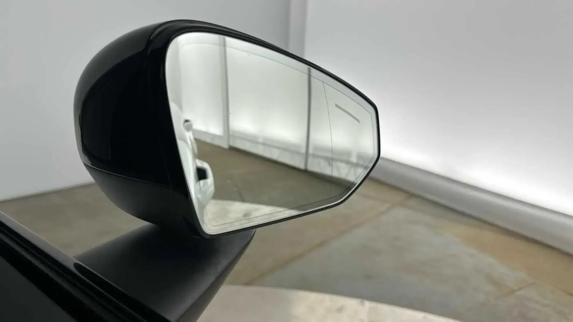 Volvo EX30 Image 17