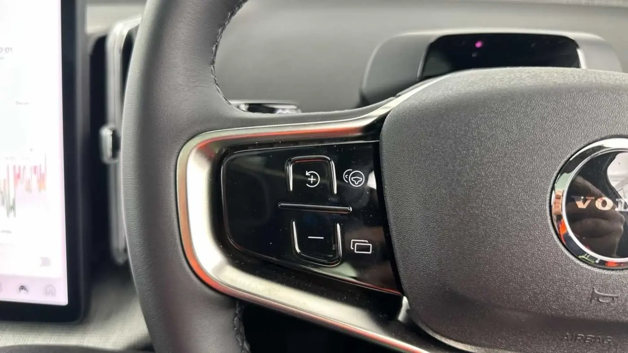 Volvo EX30 Image 18