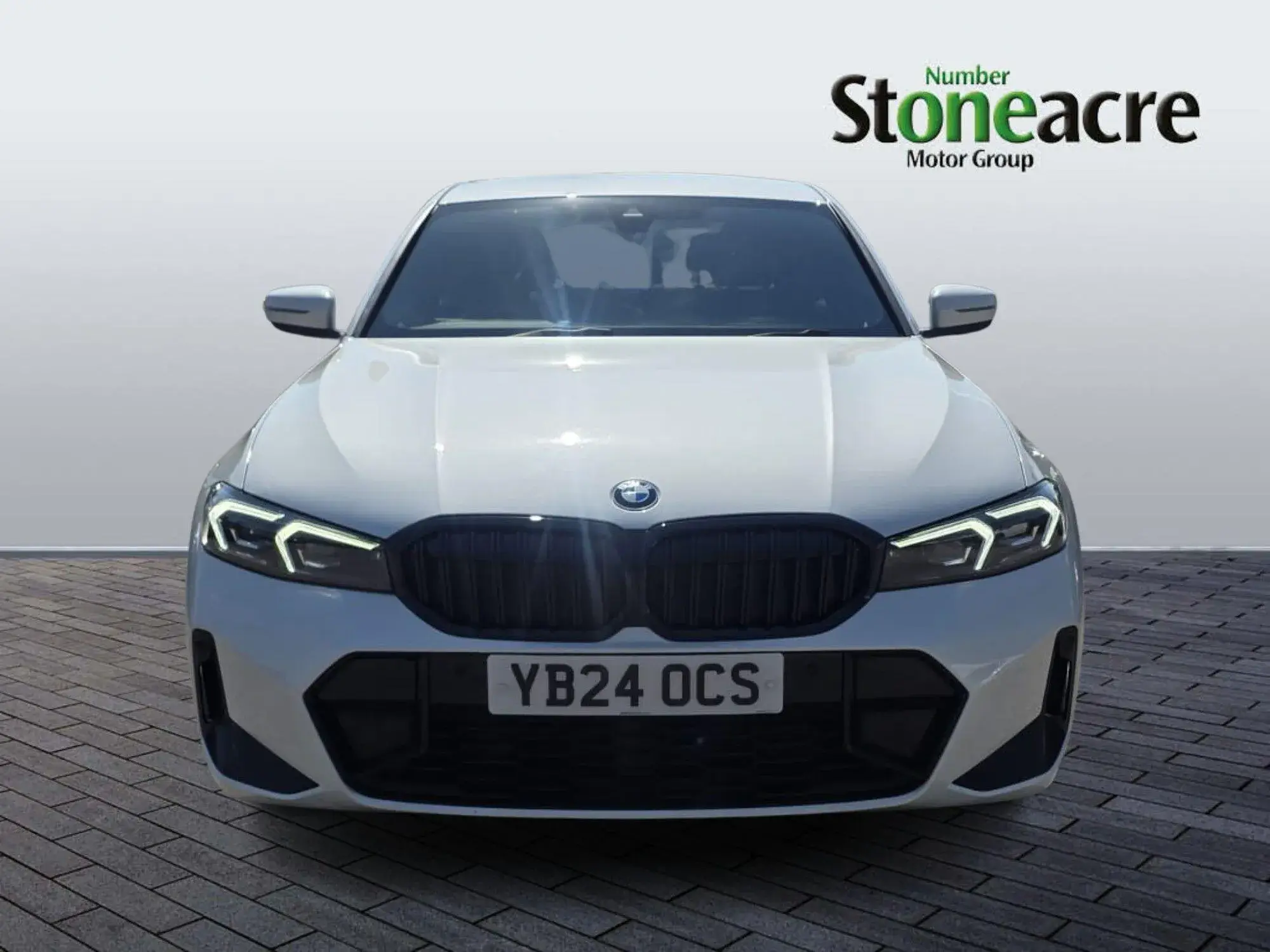 BMW 3 Series 2.0 320i M Sport Auto Euro 6 (s/s) 4dr YB24OCS Image 2
