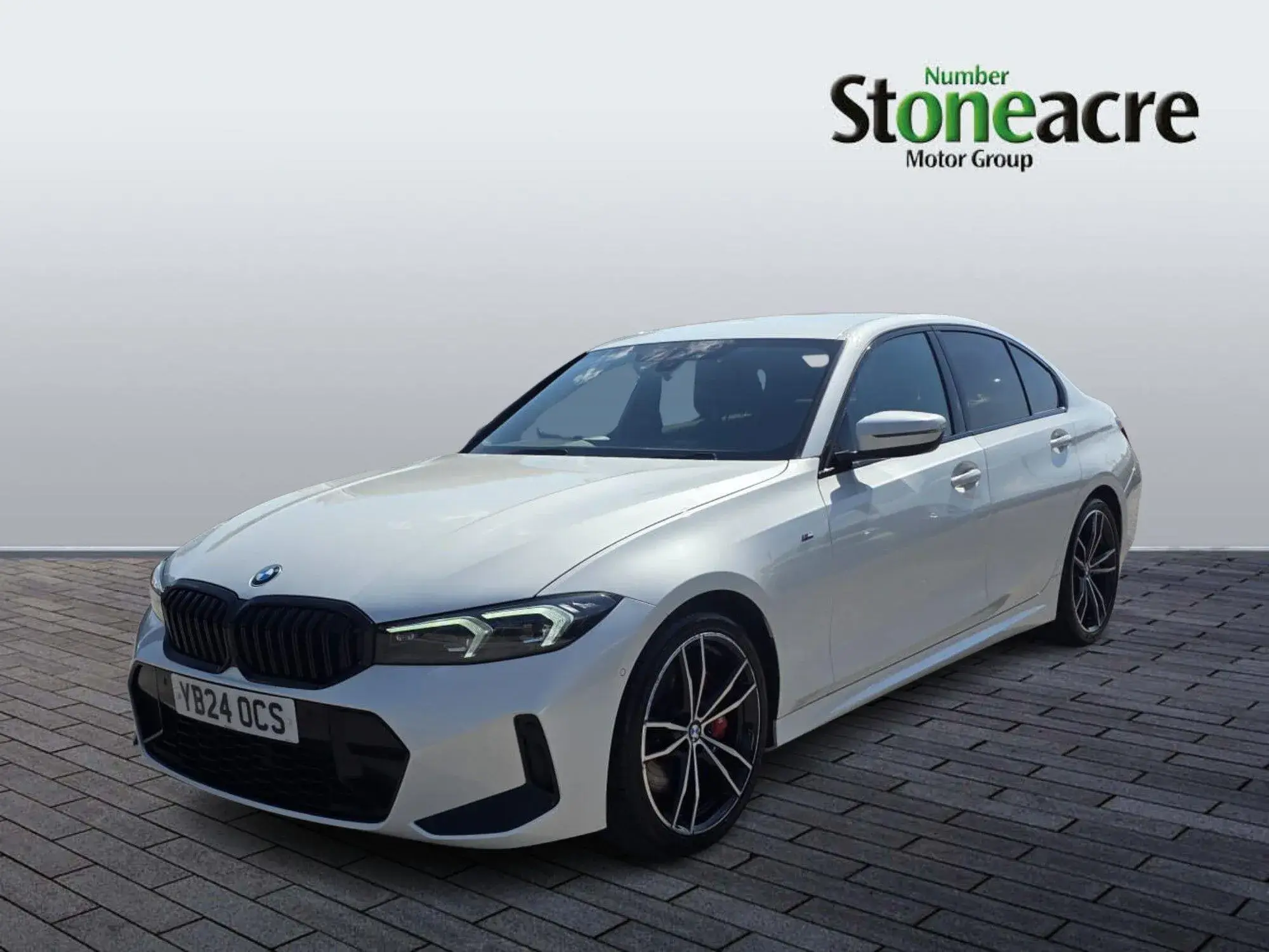 BMW 3 Series 2.0 320i M Sport Auto Euro 6 (s/s) 4dr YB24OCS Image 3