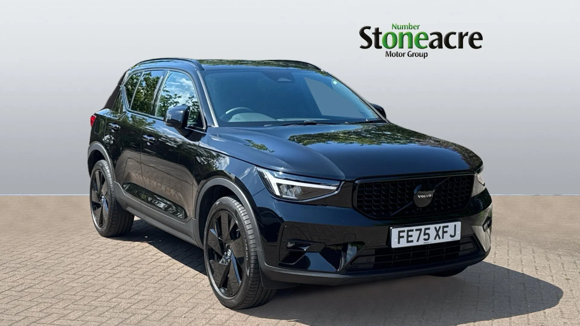 Volvo XC40 listing photo
