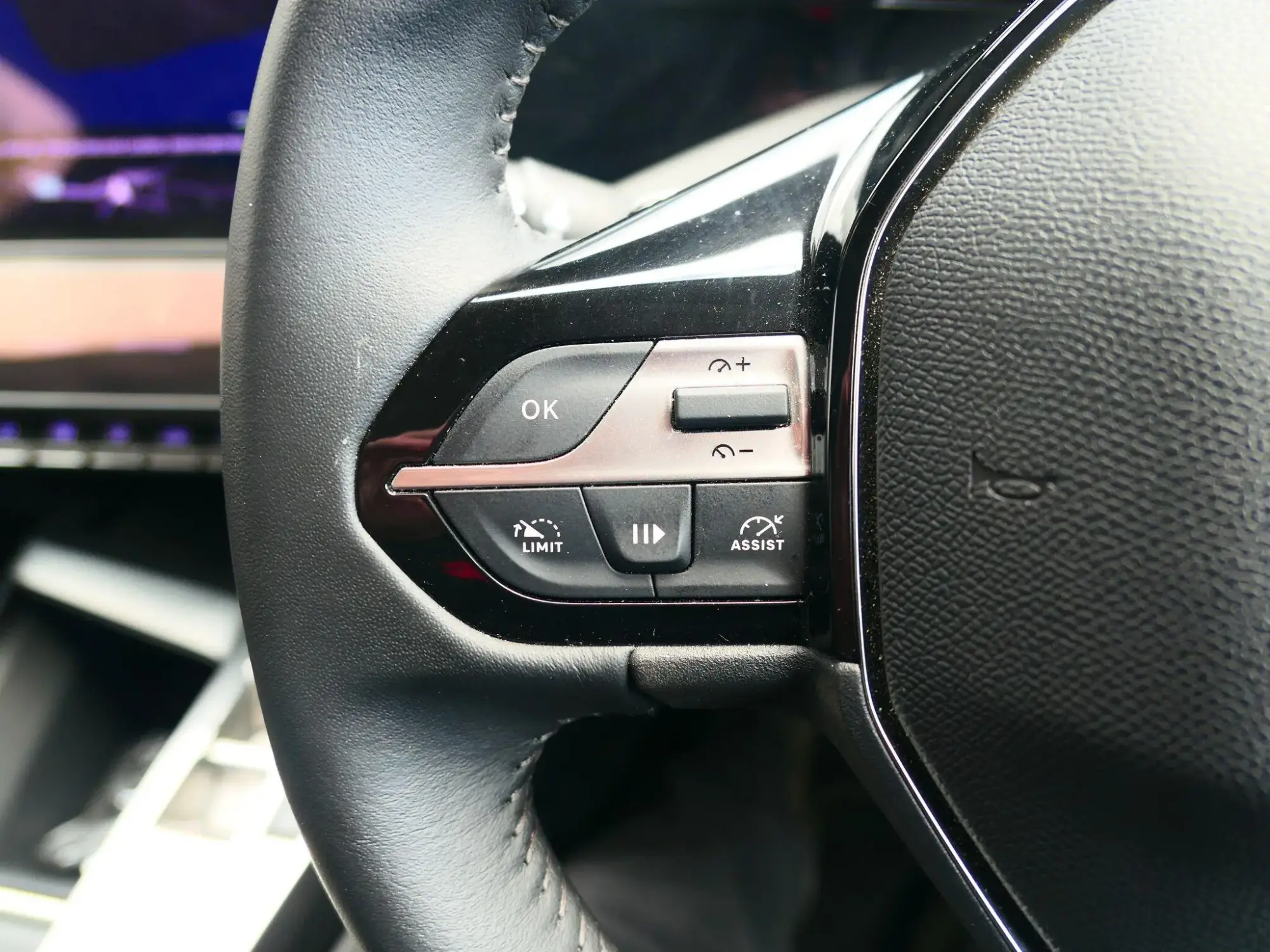 Peugeot 408 Image 13 Peugeot 408 Image 13