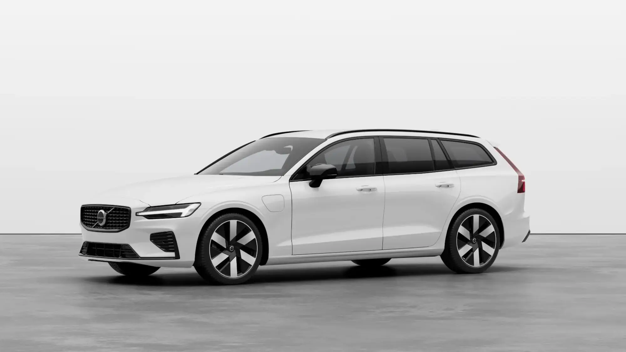 Volvo V60 Plug-In Hybrid 2.0 T6 [335] PHEV Plus Dark 5dr AWD Auto Image 1
