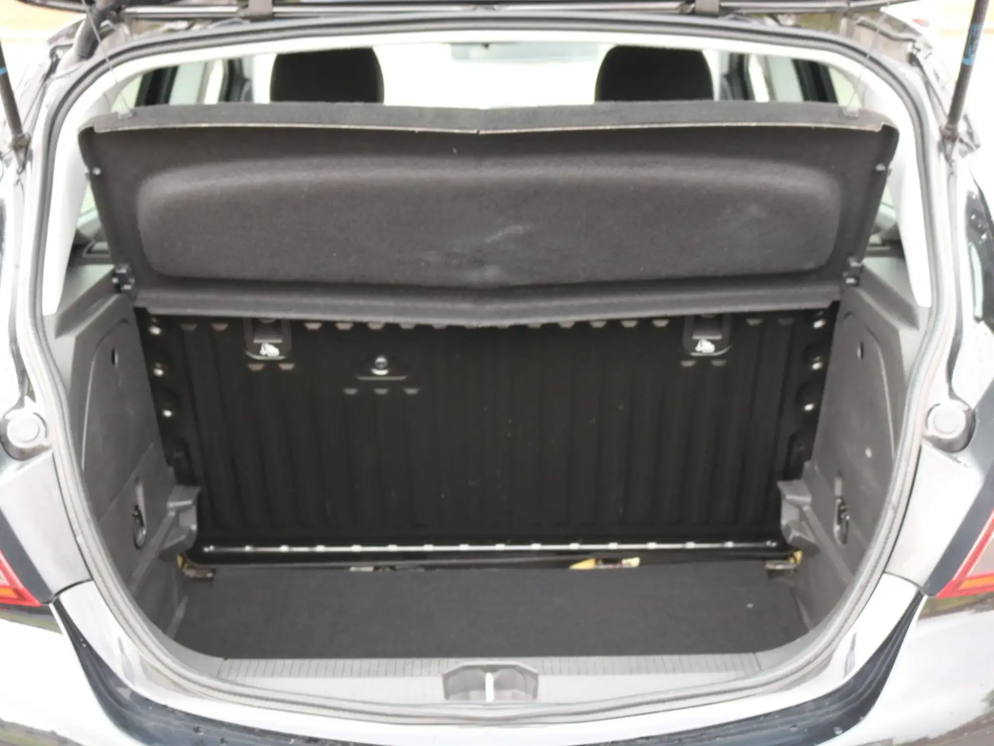 Vauxhall Corsa Image 12 Vauxhall Corsa Image 12