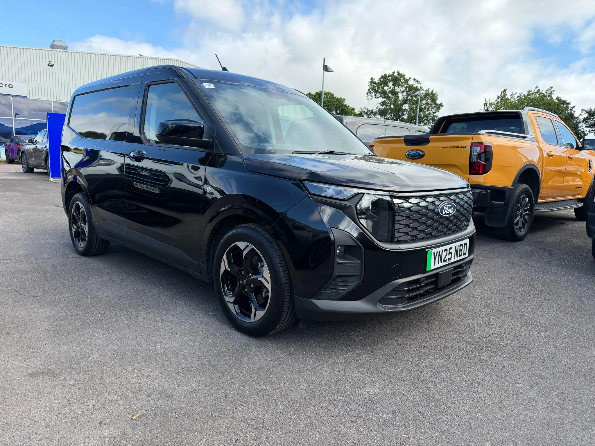 Ford E-Transit Courier