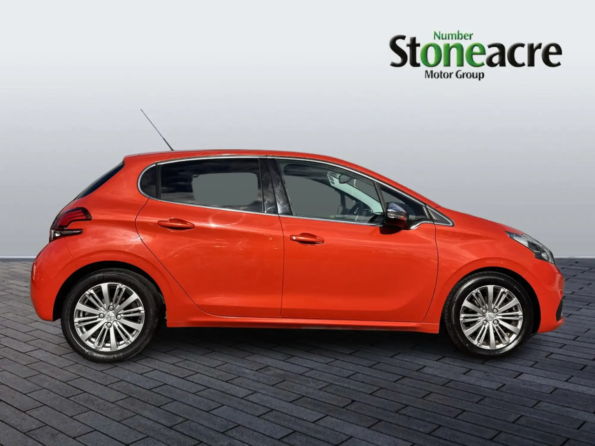 Peugeot 208 1.2 PureTech Allure Hatchback 5dr Petrol Manual Euro 6 (s/s) (82 ps) NV18VNB Image 2