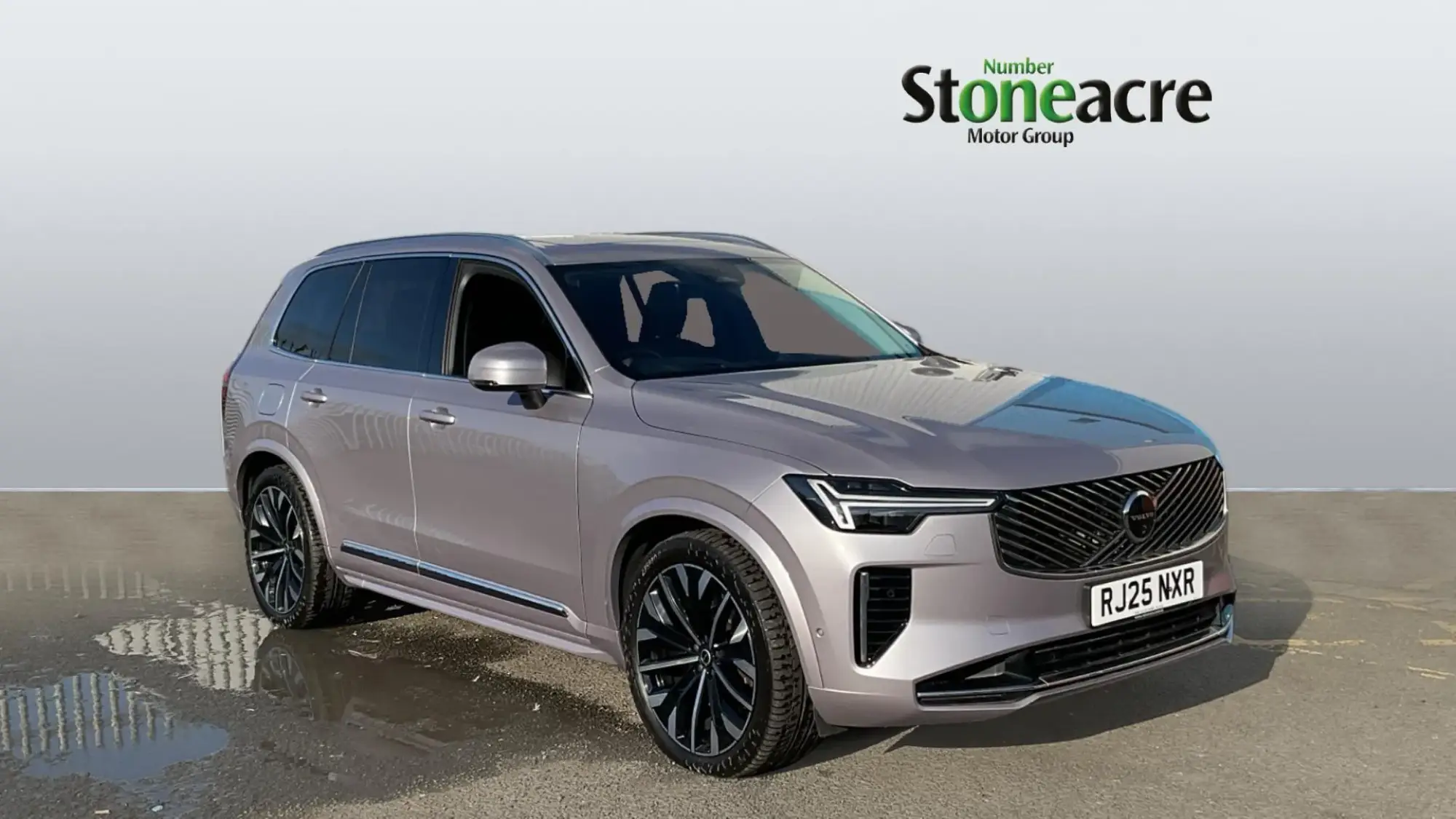 Volvo XC90 Plug-In Hybrid 2.0 T8 18.8kWh Ultra Bright Auto 4WD Euro 6 (s/s) 5dr RJ25NXR Image 1