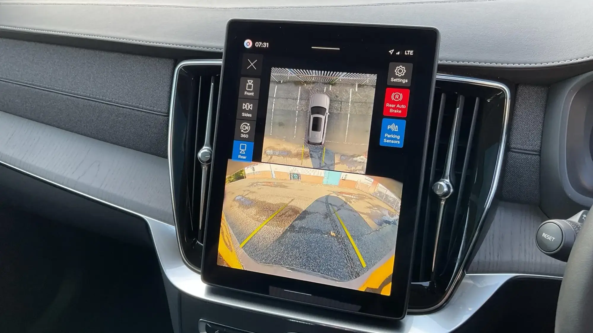 Volvo XC90 Plug-In Hybrid Image 19 Volvo XC90 Plug-In Hybrid Image 19