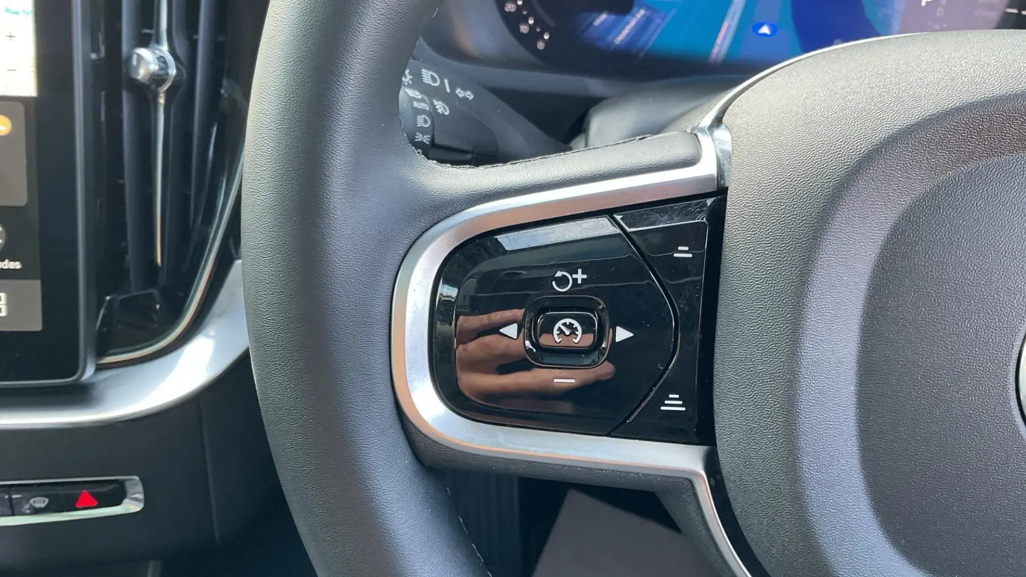 Volvo XC90 Plug-In Hybrid Image 21 Volvo XC90 Plug-In Hybrid Image 21