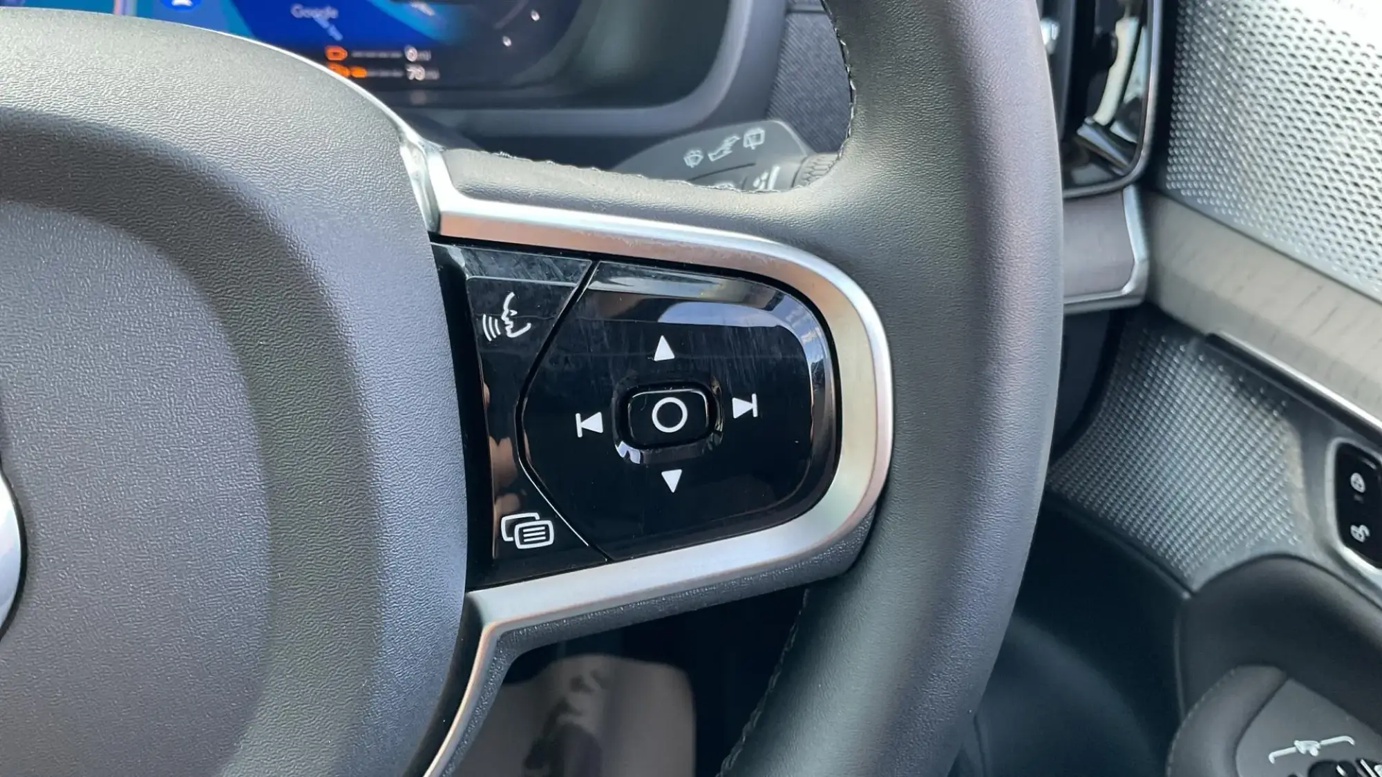 Volvo XC90 Plug-In Hybrid Image 22 Volvo XC90 Plug-In Hybrid Image 22