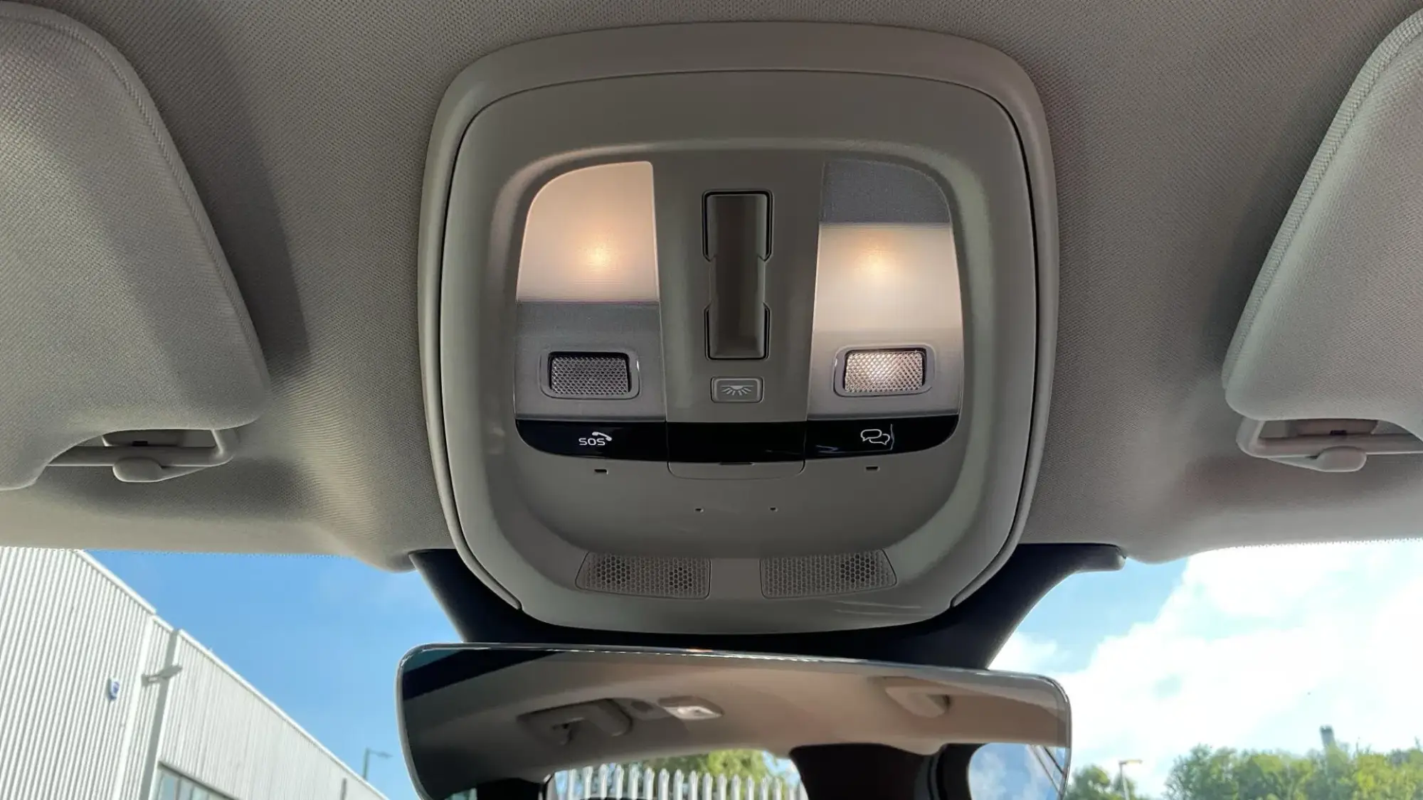 Volvo XC90 Plug-In Hybrid Image 28 Volvo XC90 Plug-In Hybrid Image 28