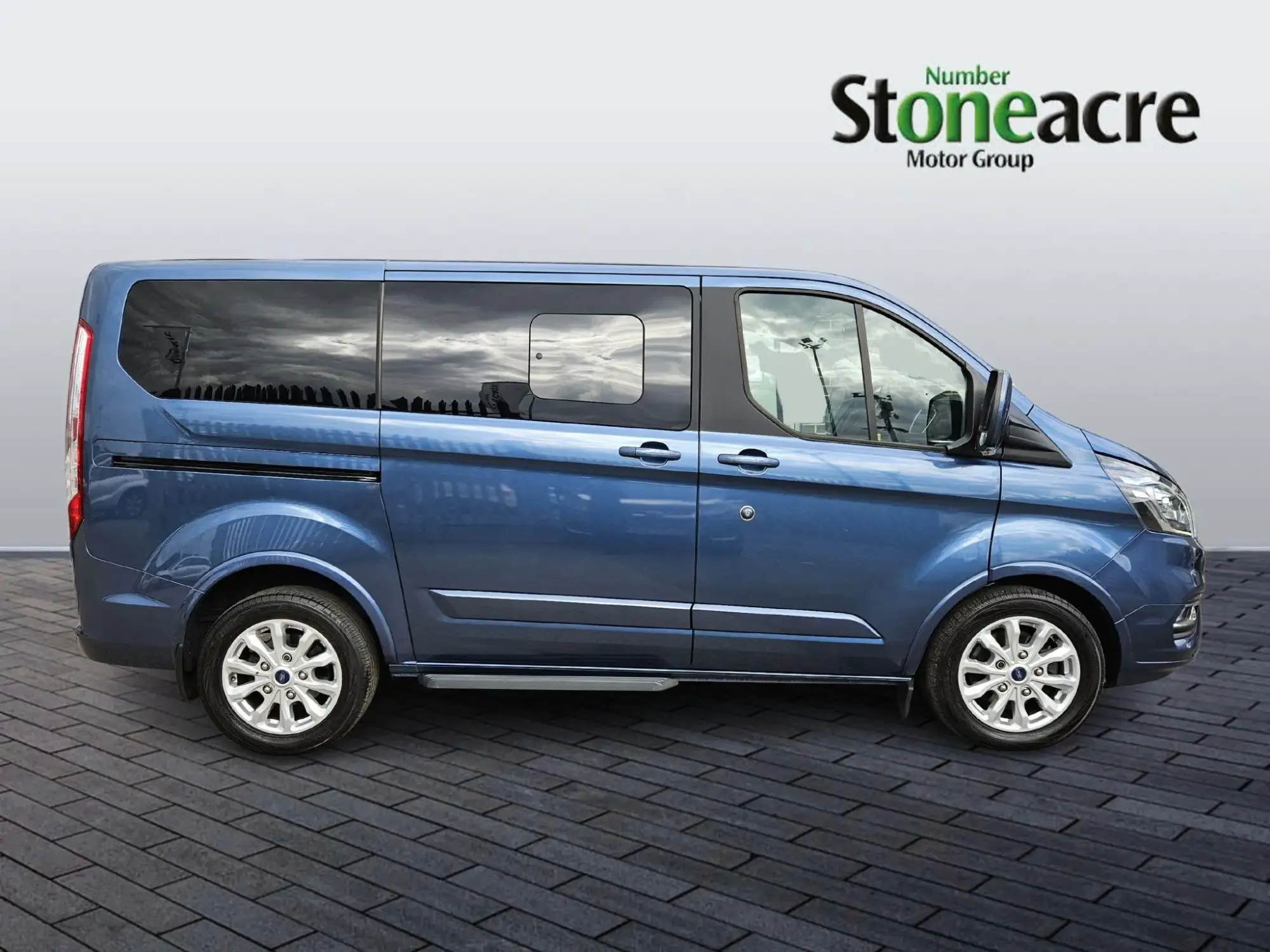 Ford Tourneo Custom 2.0 310 EcoBlue Titanium Auto L1 Euro 6 (s/s) 5dr YNZ6256 Image 2
