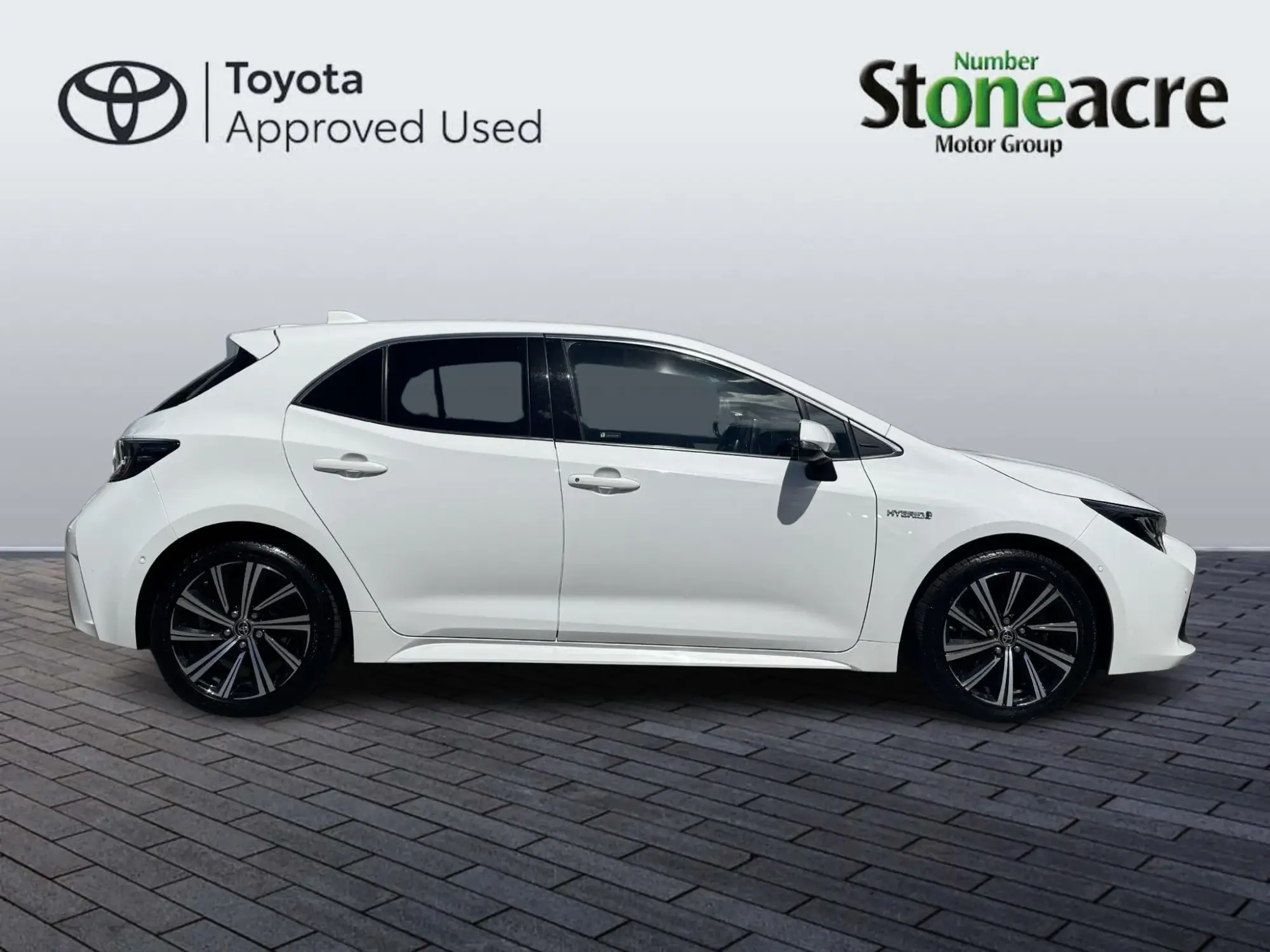 Toyota Corolla Hatchback 1.8 VVT-i Hybrid Design 5dr CVT GU21PXM Image 2