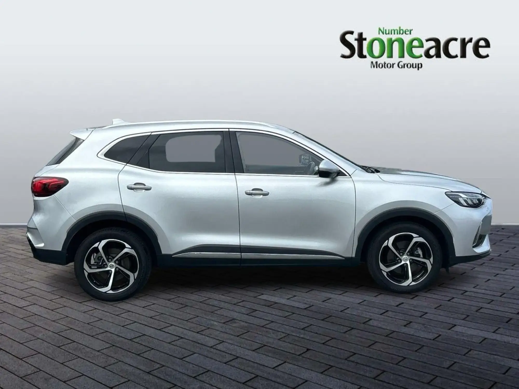 MG HS 1.5 T-GDI Trophy SUV 5dr Petrol DCT Euro 6 (s/s) (162 ps) LY73WLL Image 2