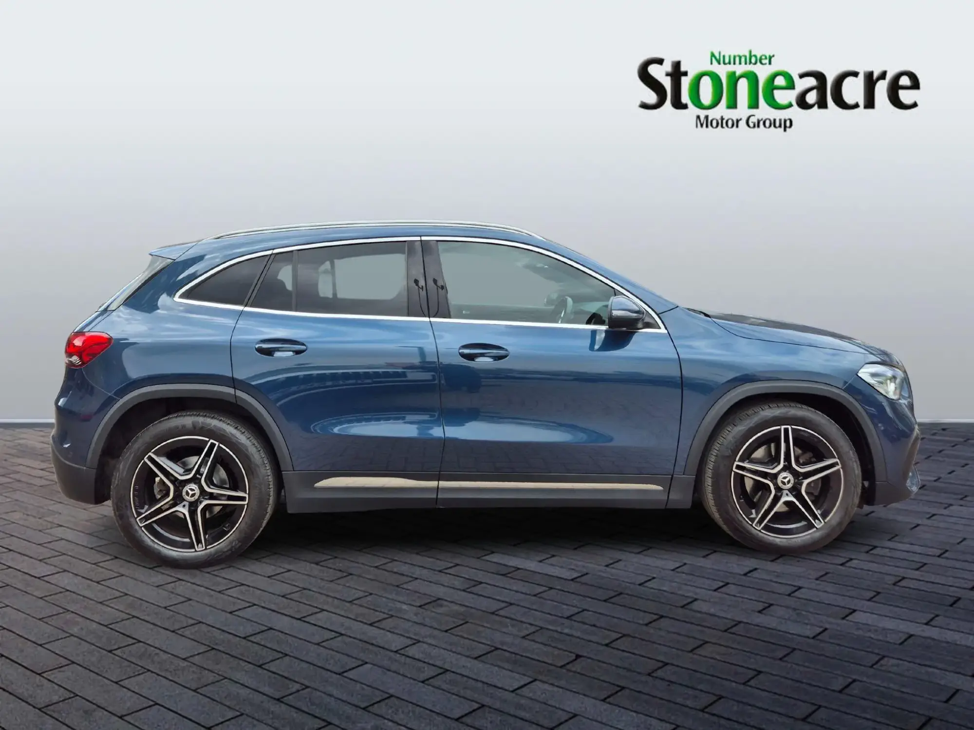 Mercedes-Benz GLA Image 8 Mercedes-Benz GLA Image 8