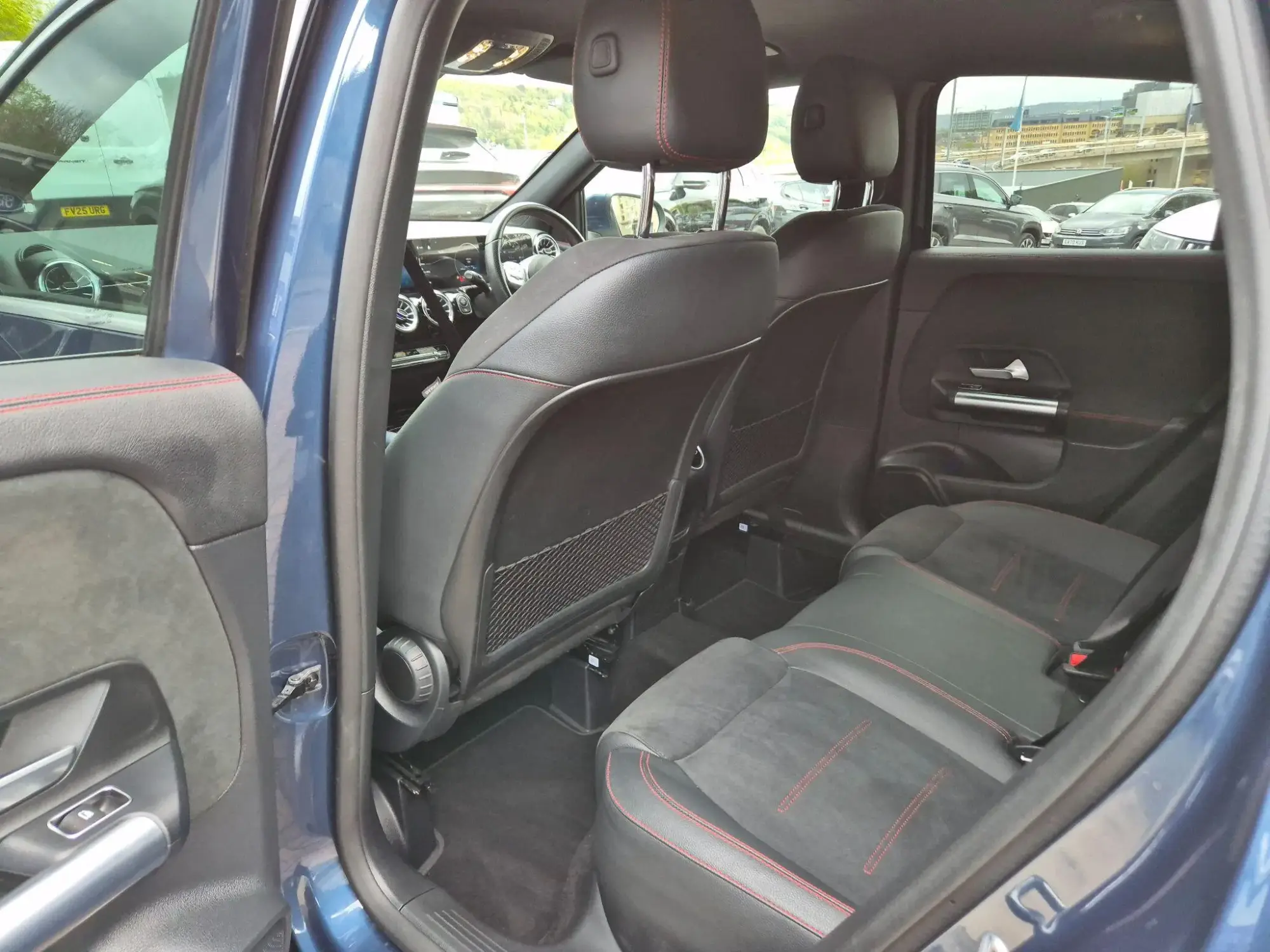 Mercedes-Benz GLA Image 15 Mercedes-Benz GLA Image 15