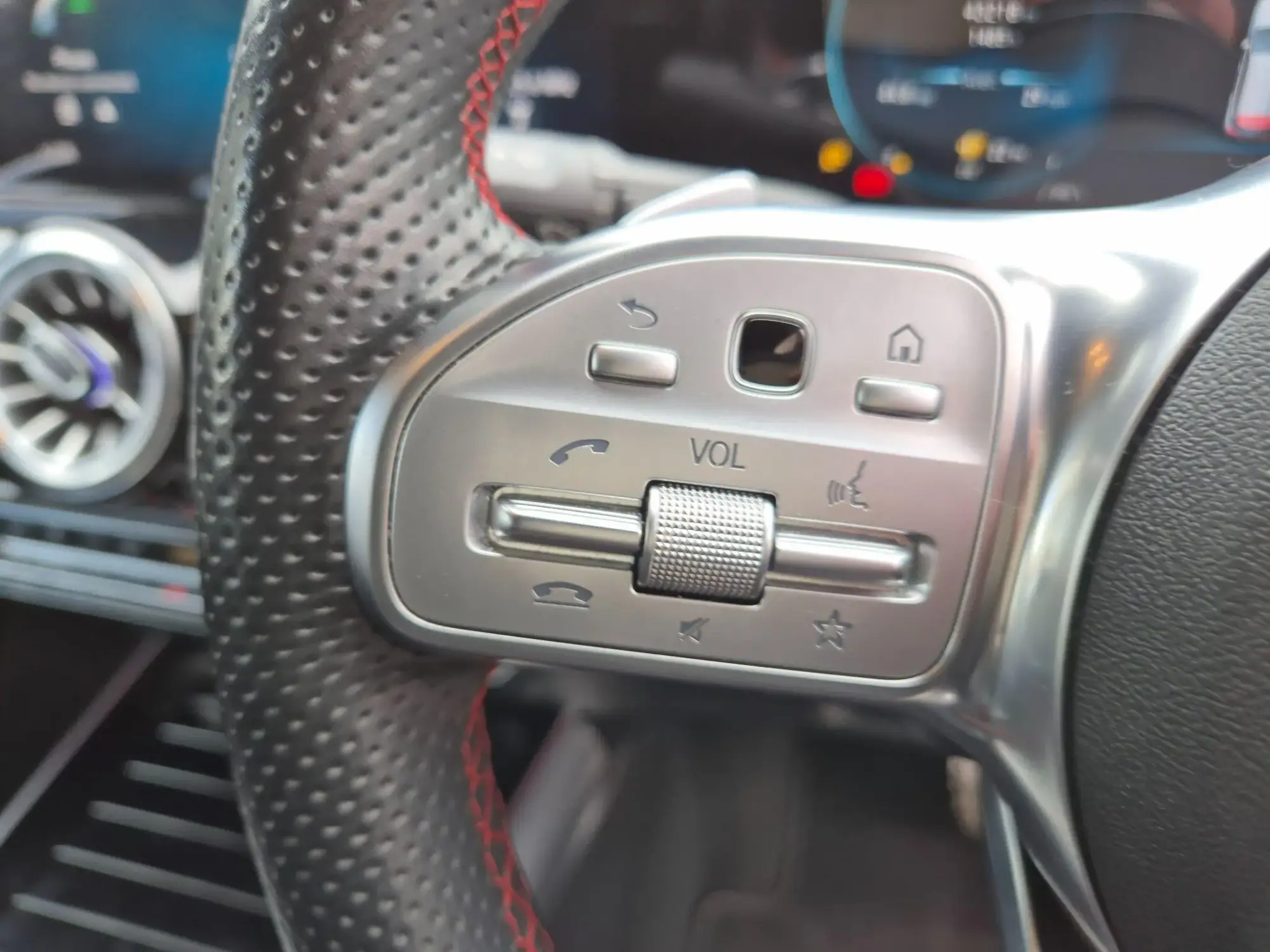 Mercedes-Benz GLA Image 18 Mercedes-Benz GLA Image 18