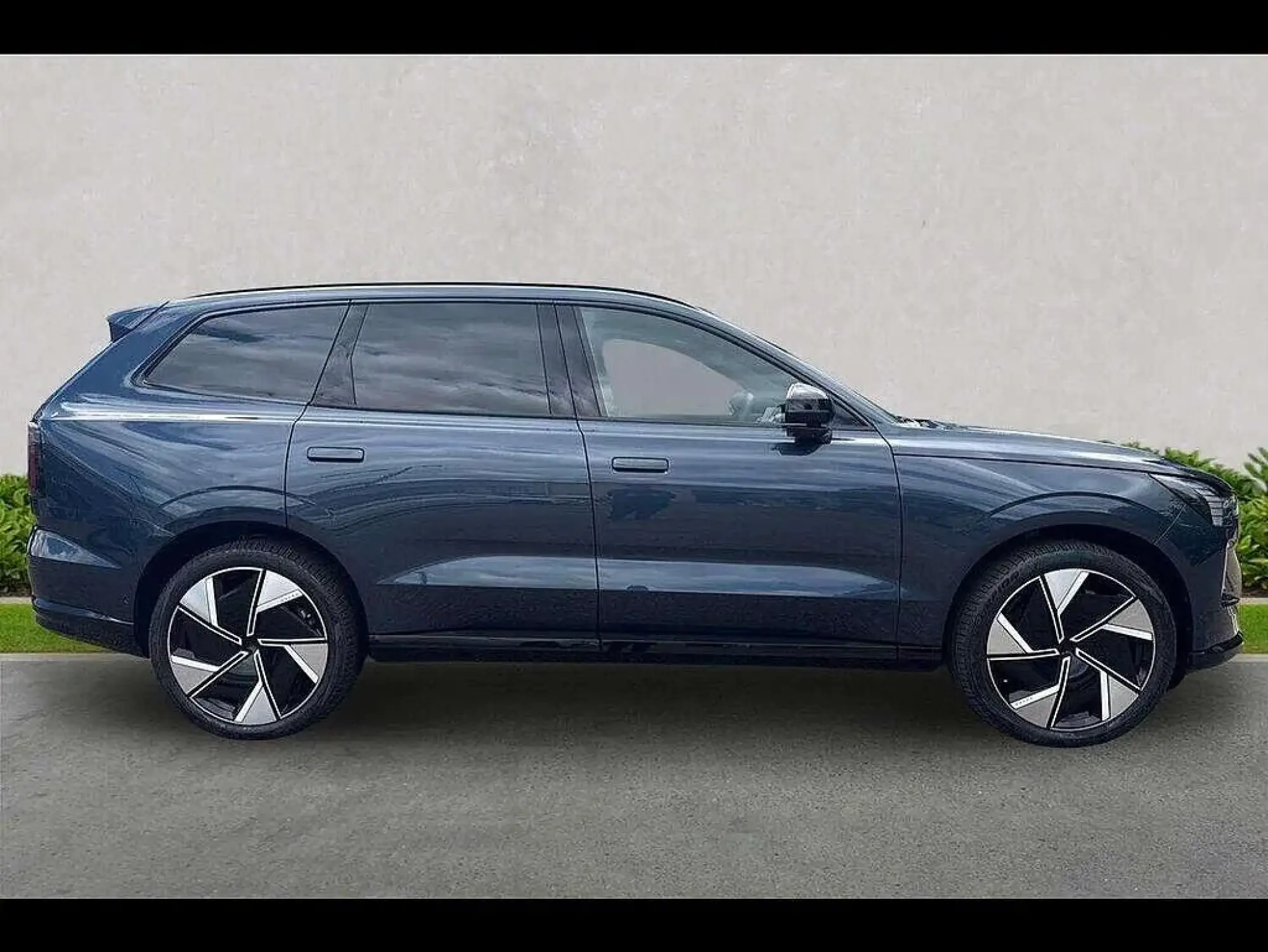 Volvo EX90 Image 3