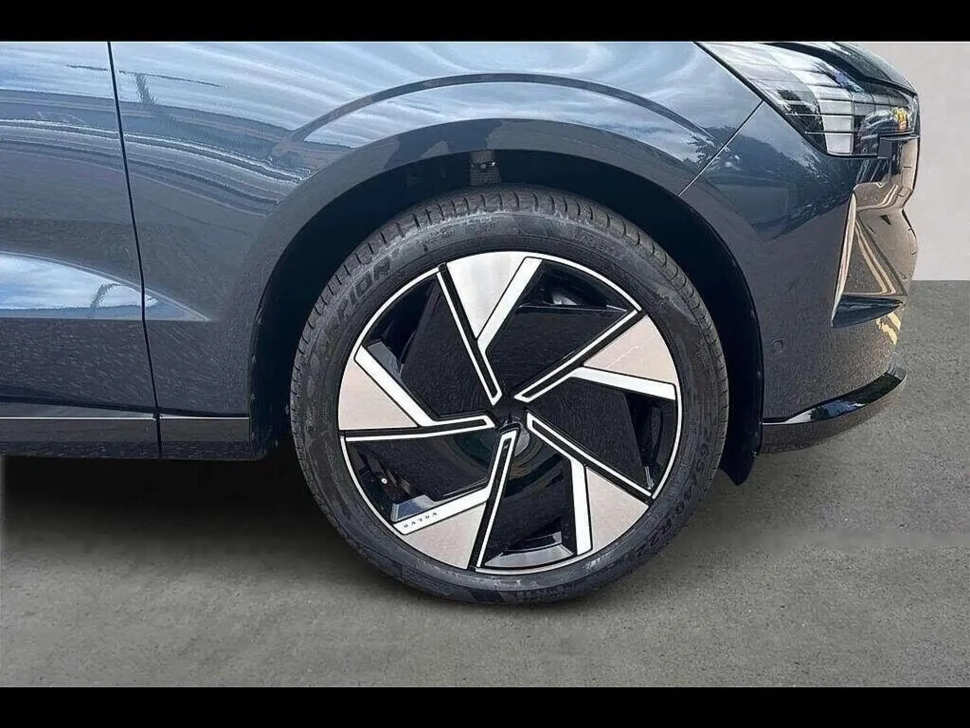 Volvo EX90 Image 6