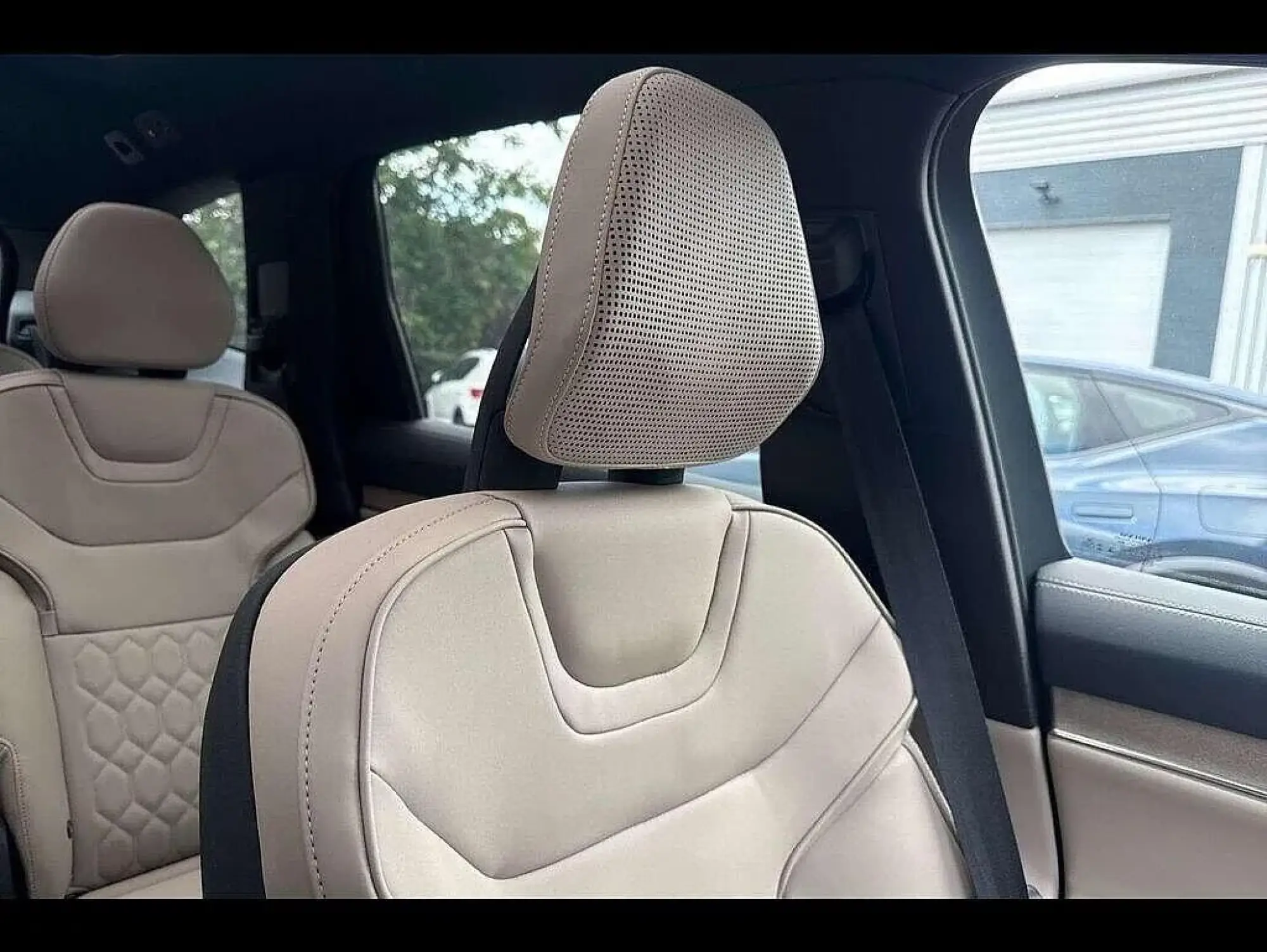 Volvo EX90 Image 37